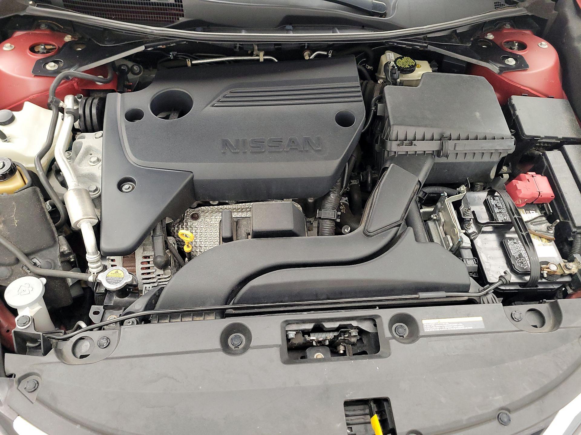 Thumbnail: 2016 Nissan Altima - 17
