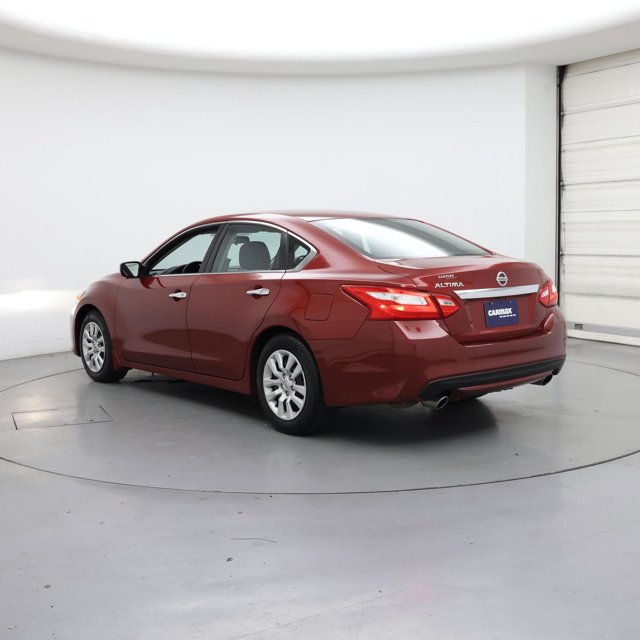 Thumbnail: 2016 Nissan Altima - 2