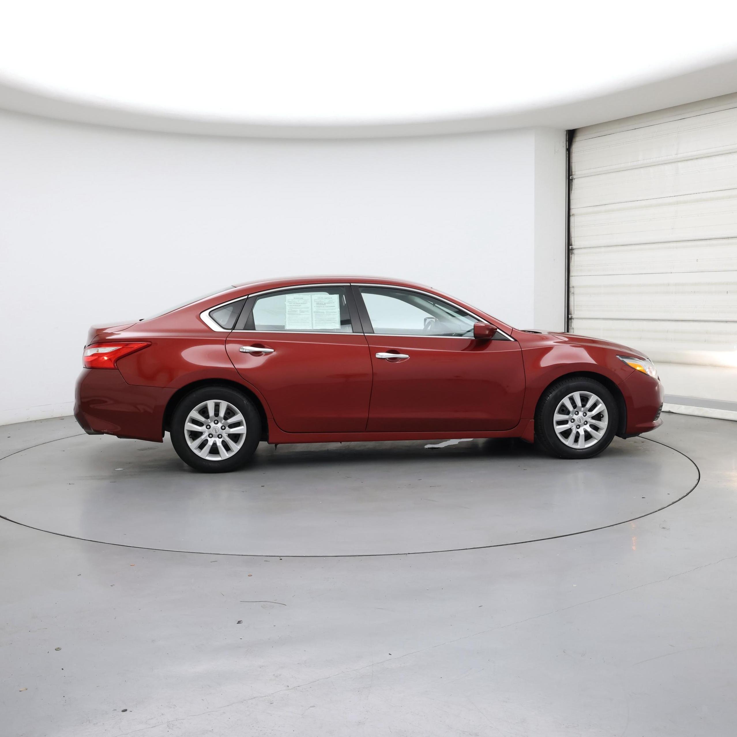 Thumbnail: 2016 Nissan Altima - 7
