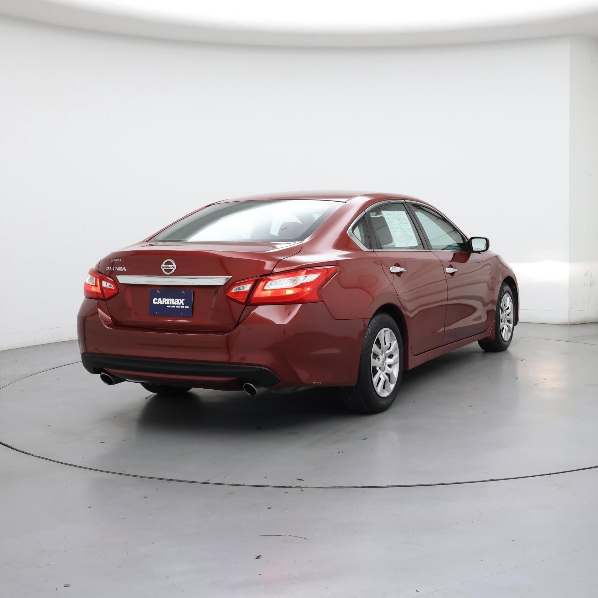 Thumbnail: 2016 Nissan Altima - 8