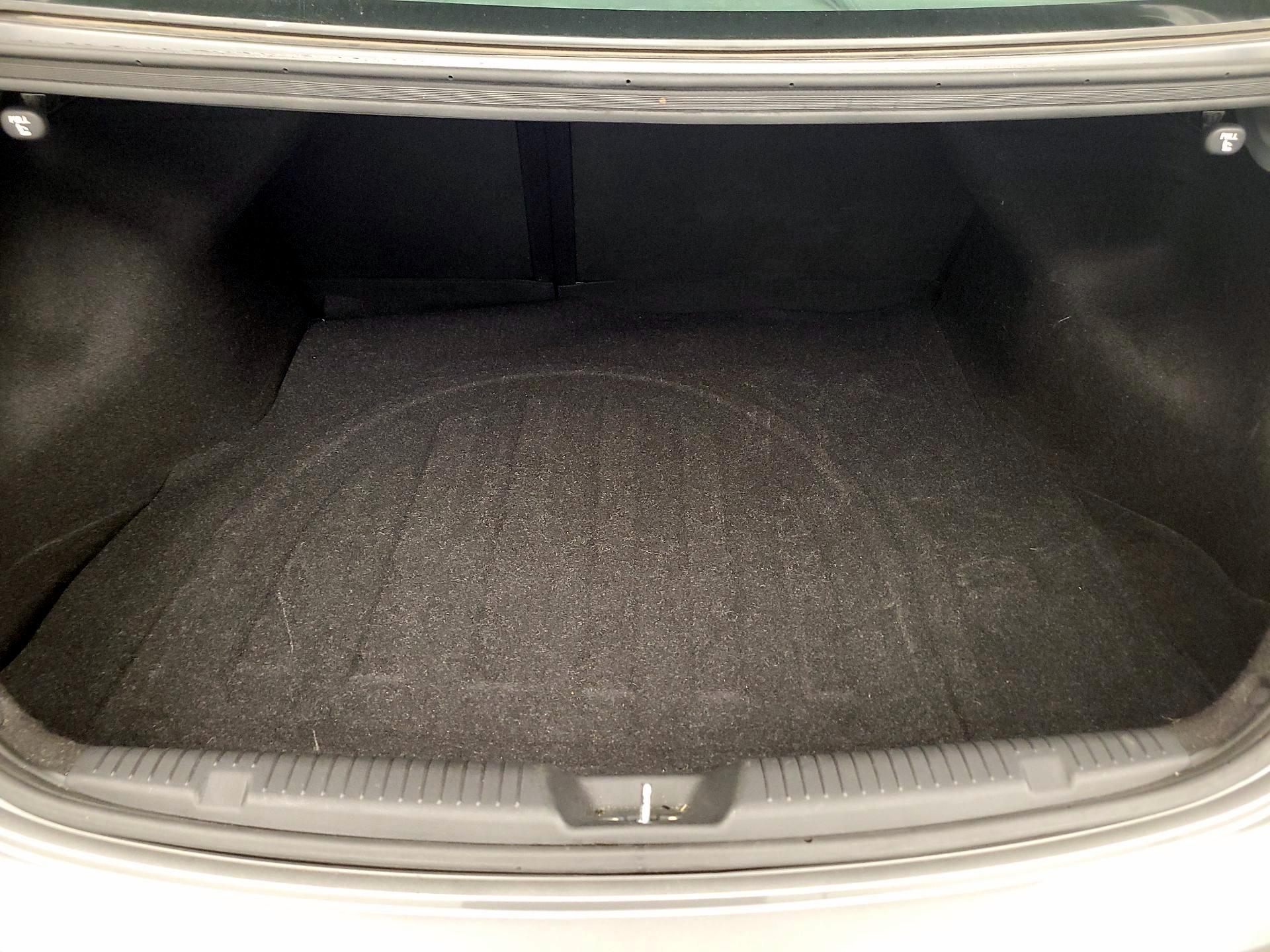 Thumbnail: 2013 Hyundai Elantra - 16