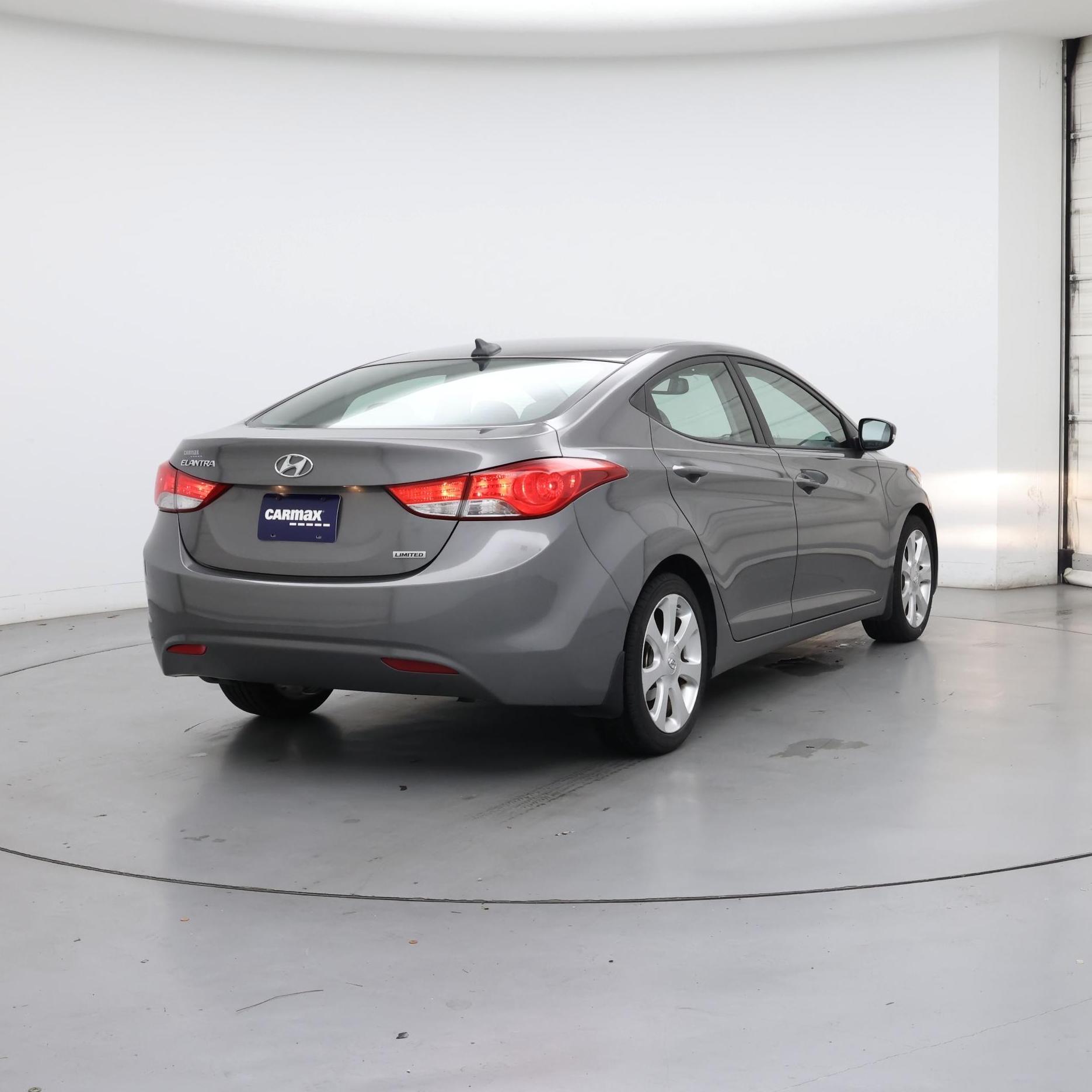 Thumbnail: 2013 Hyundai Elantra - 8