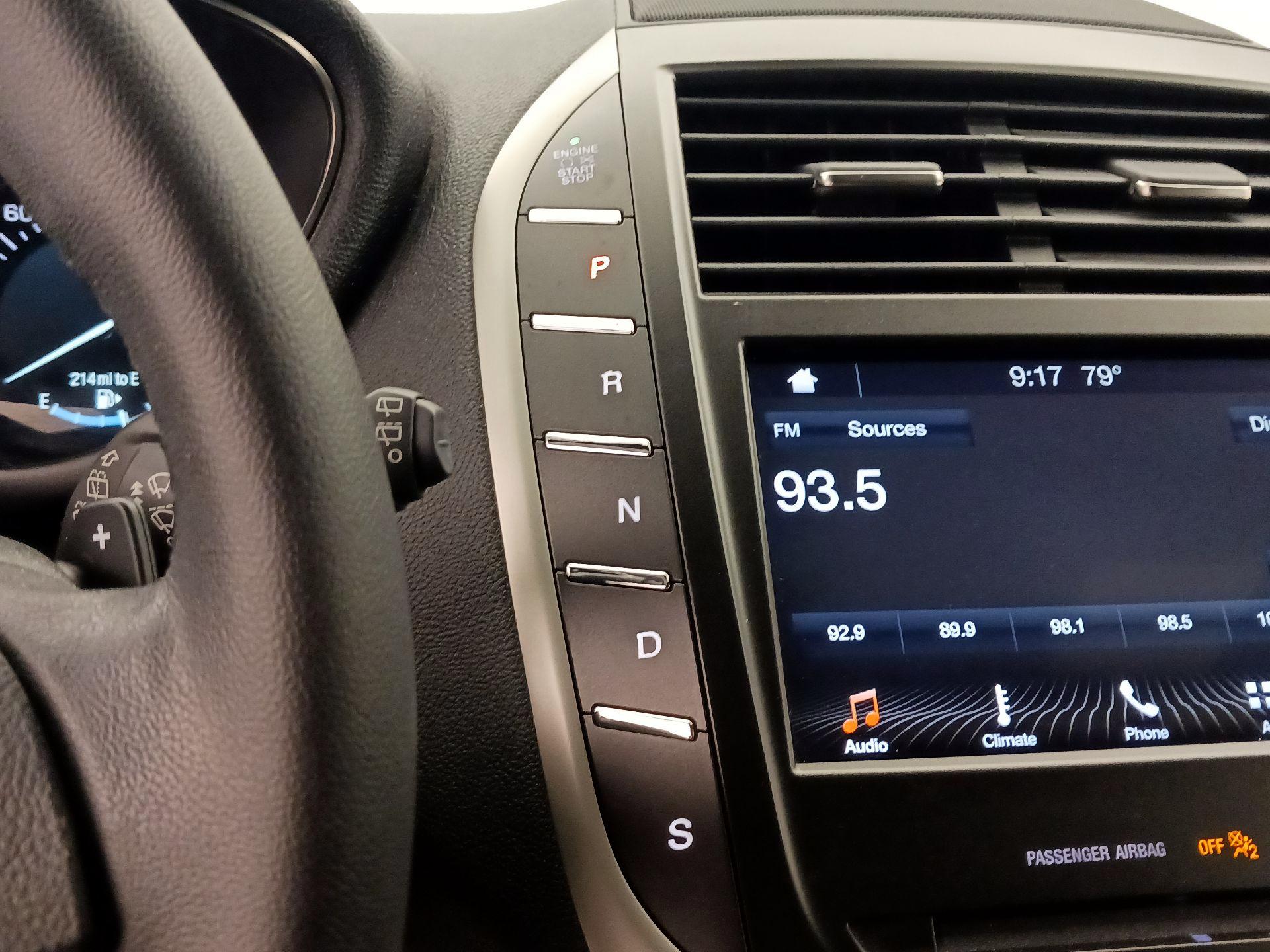Thumbnail: 2019 Lincoln MKC - 17