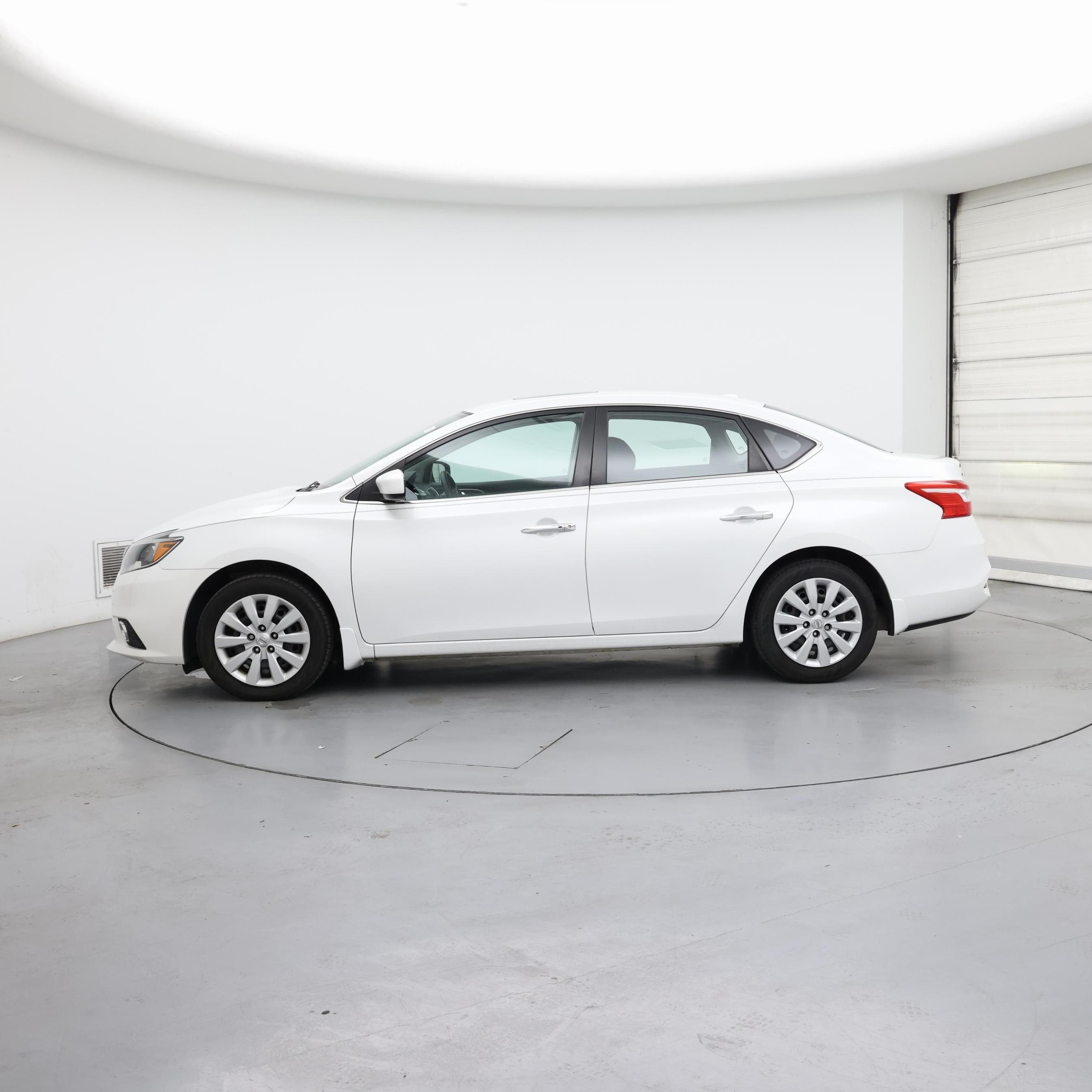 Thumbnail: 2017 Nissan Sentra - 3
