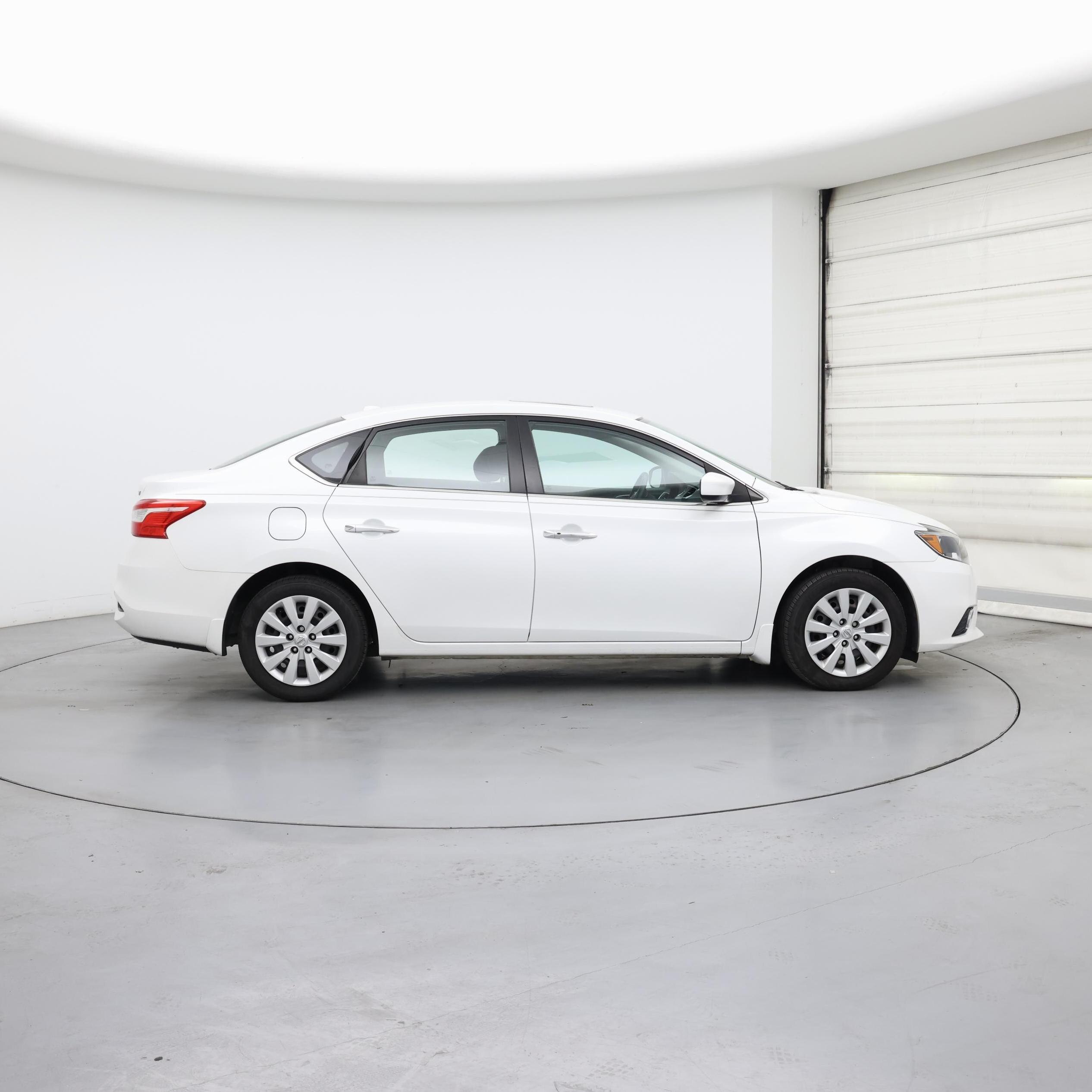 Thumbnail: 2017 Nissan Sentra - 7