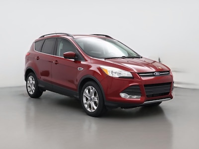 Red 2016 Ford Escape SE
