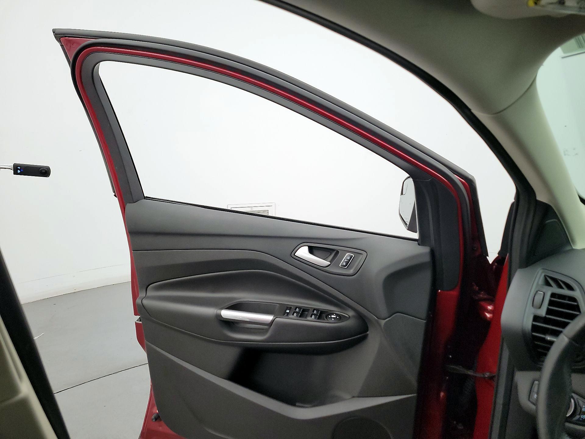 Thumbnail: 2016 Ford Escape - 12