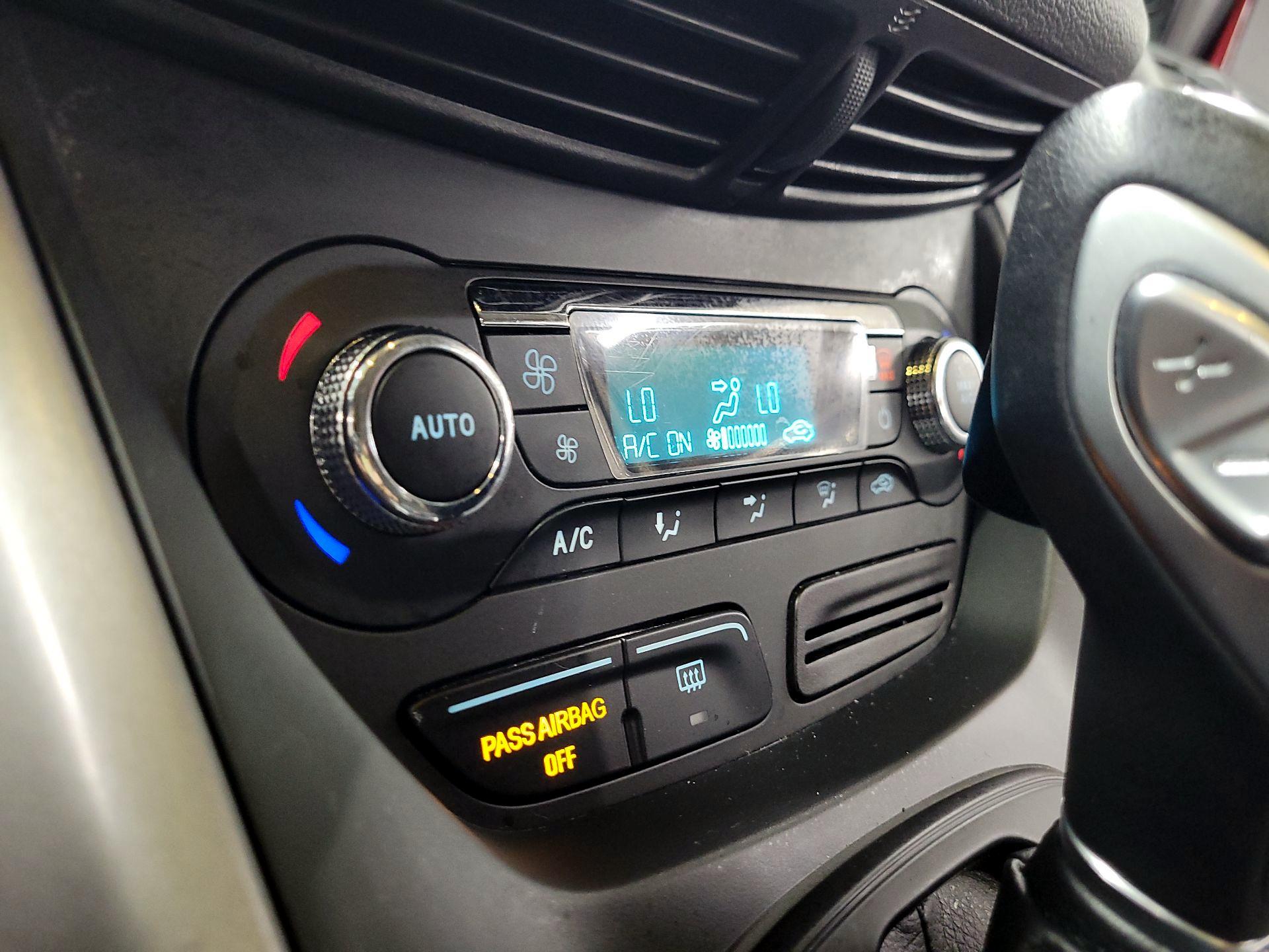 Thumbnail: 2016 Ford Escape - 14