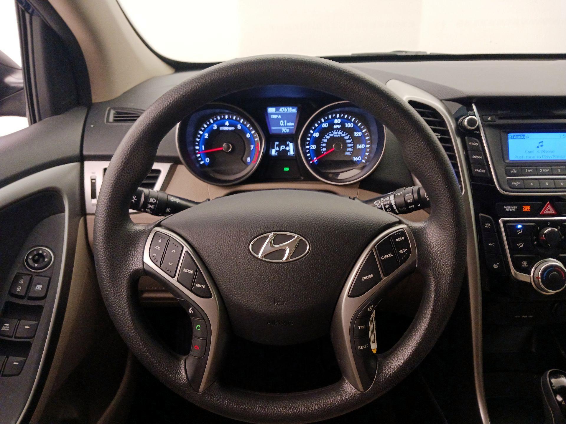 Thumbnail: 2013 Hyundai Elantra - 10