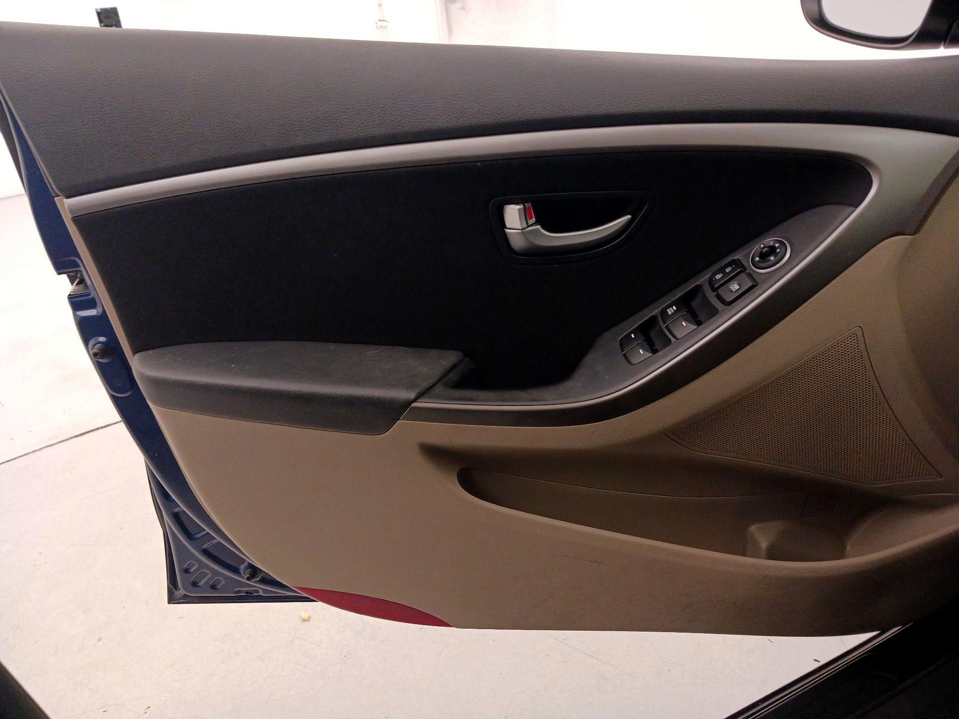 Thumbnail: 2013 Hyundai Elantra - 12