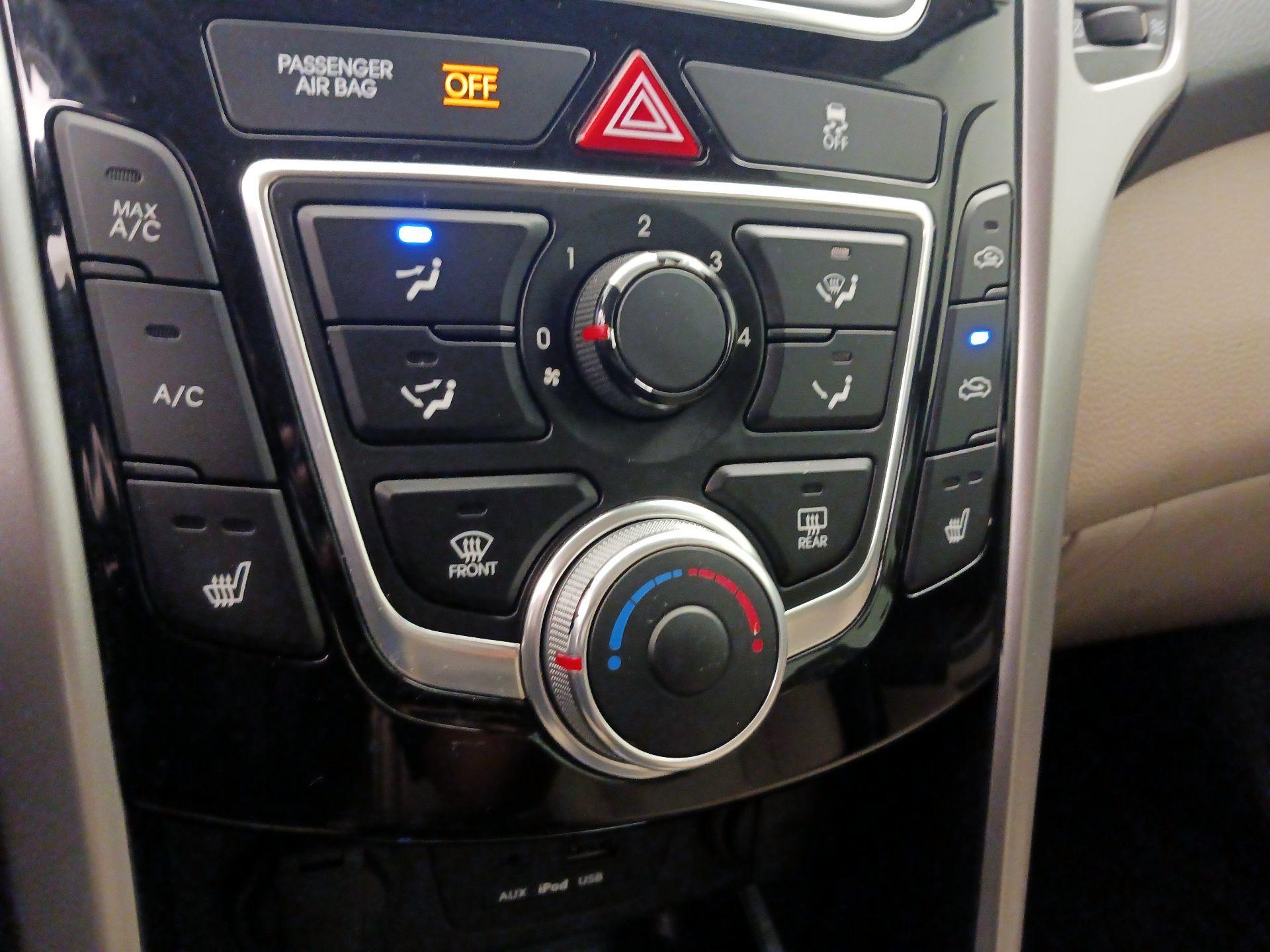 Thumbnail: 2013 Hyundai Elantra - 15