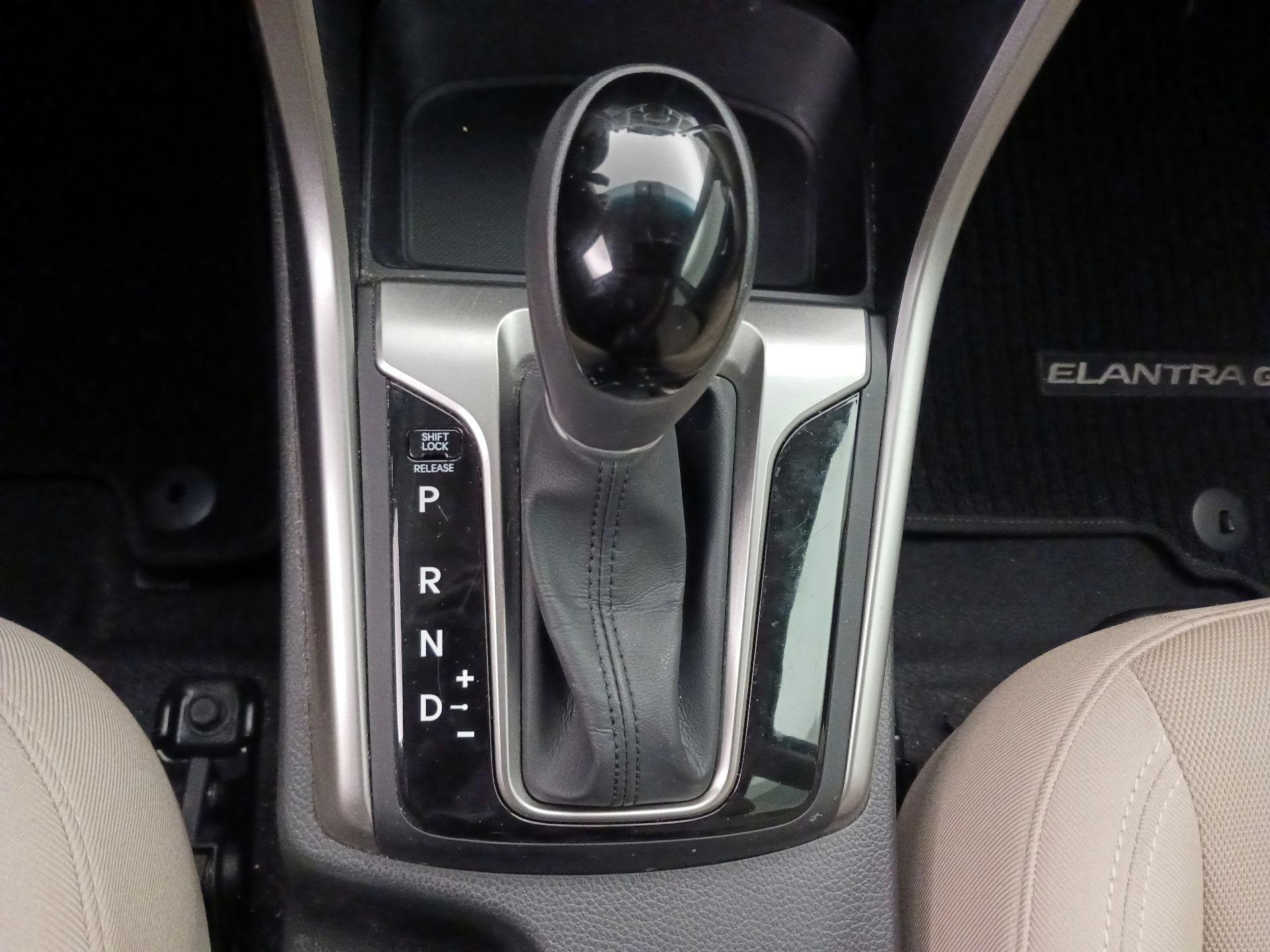Thumbnail: 2013 Hyundai Elantra - 16