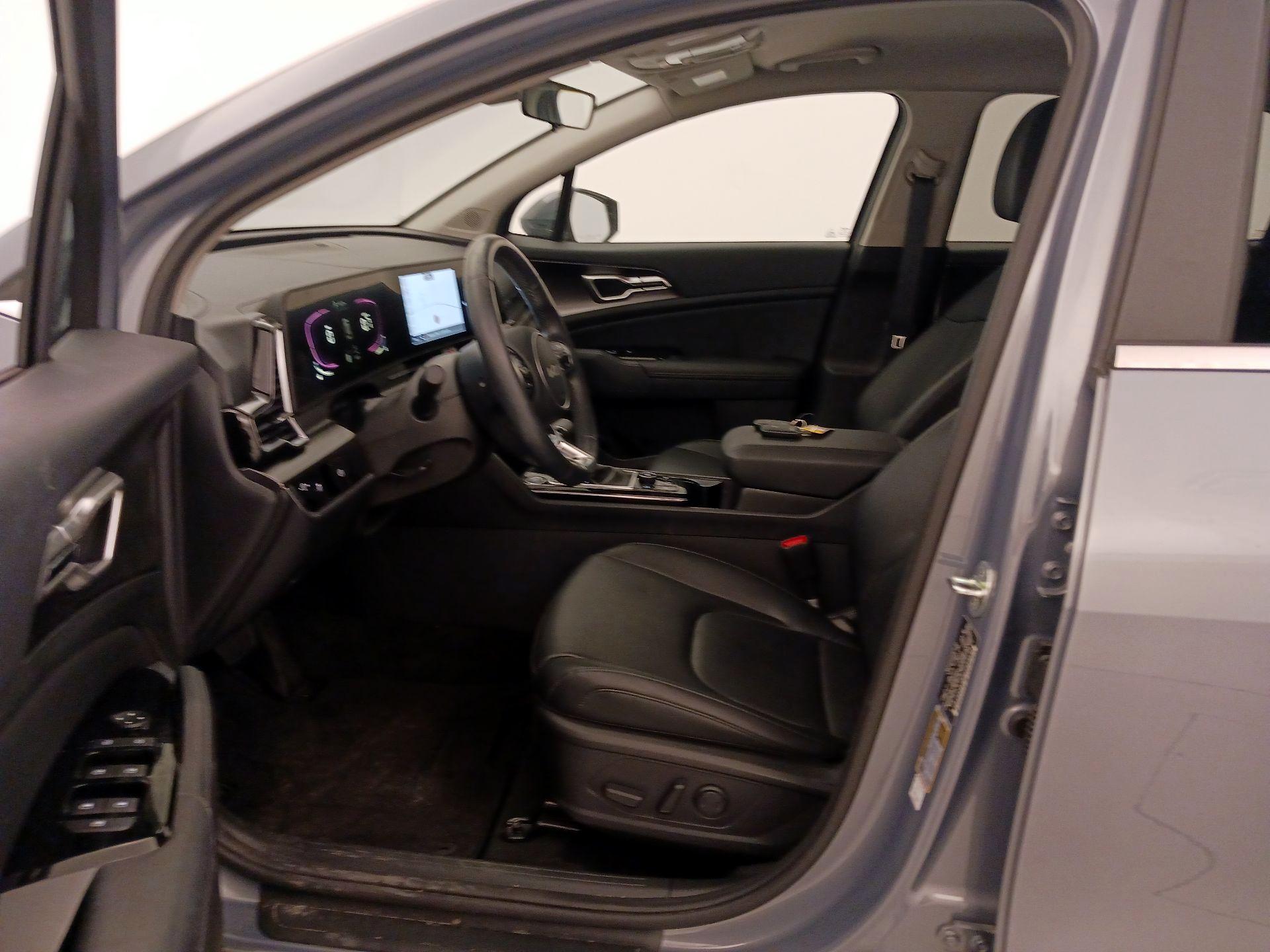 Thumbnail: 2023 Kia Sportage - 11