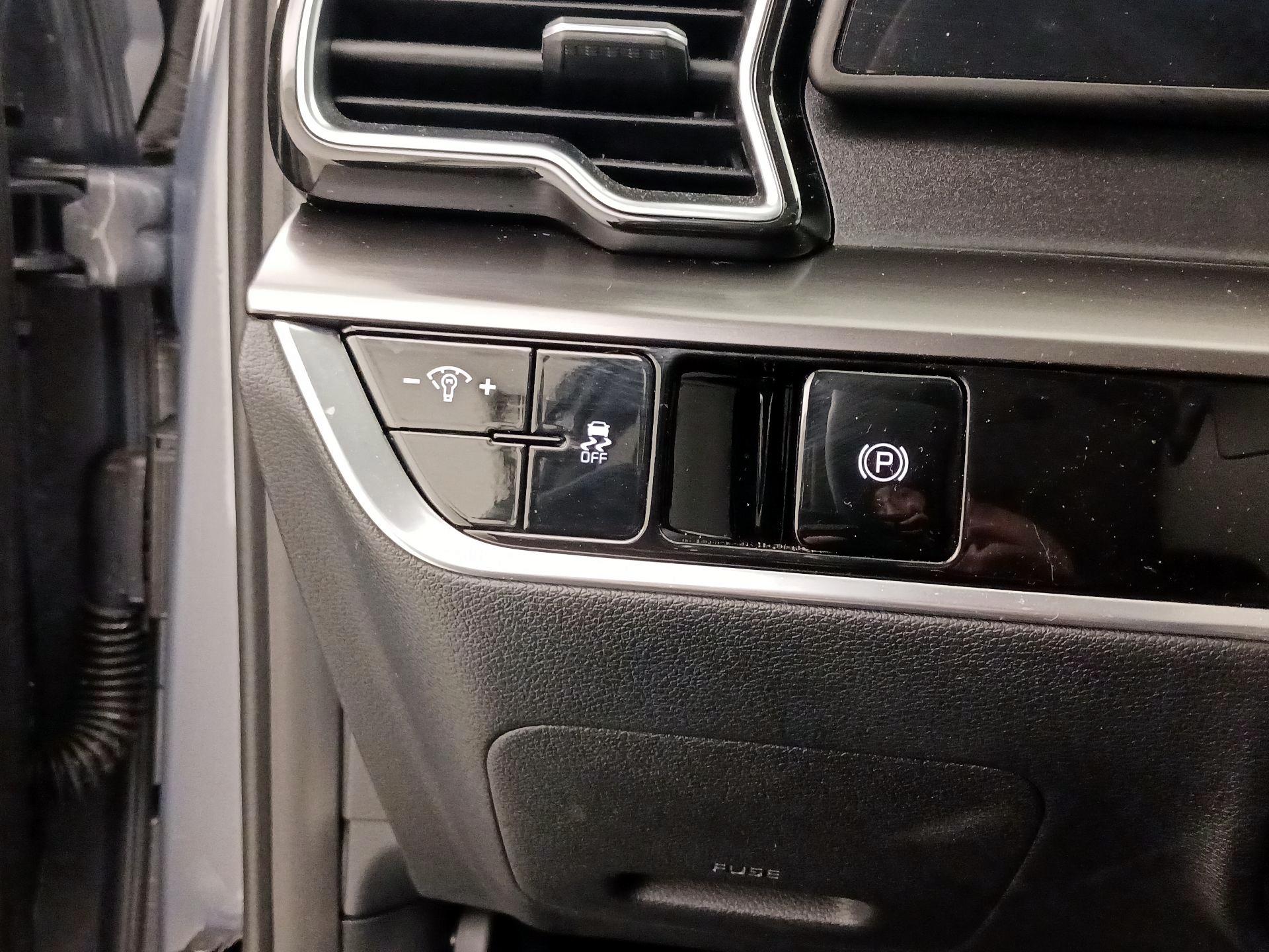 Thumbnail: 2023 Kia Sportage - 13