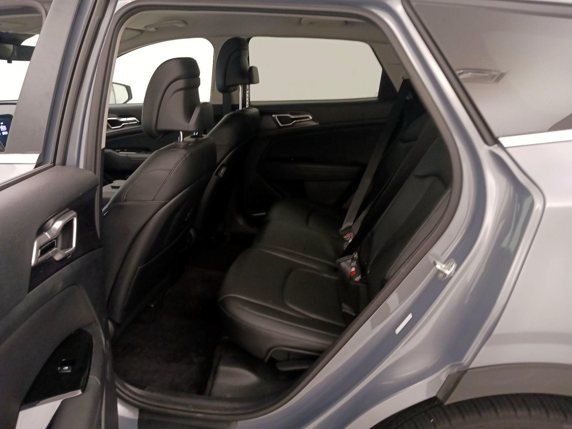 Thumbnail: 2023 Kia Sportage - 20