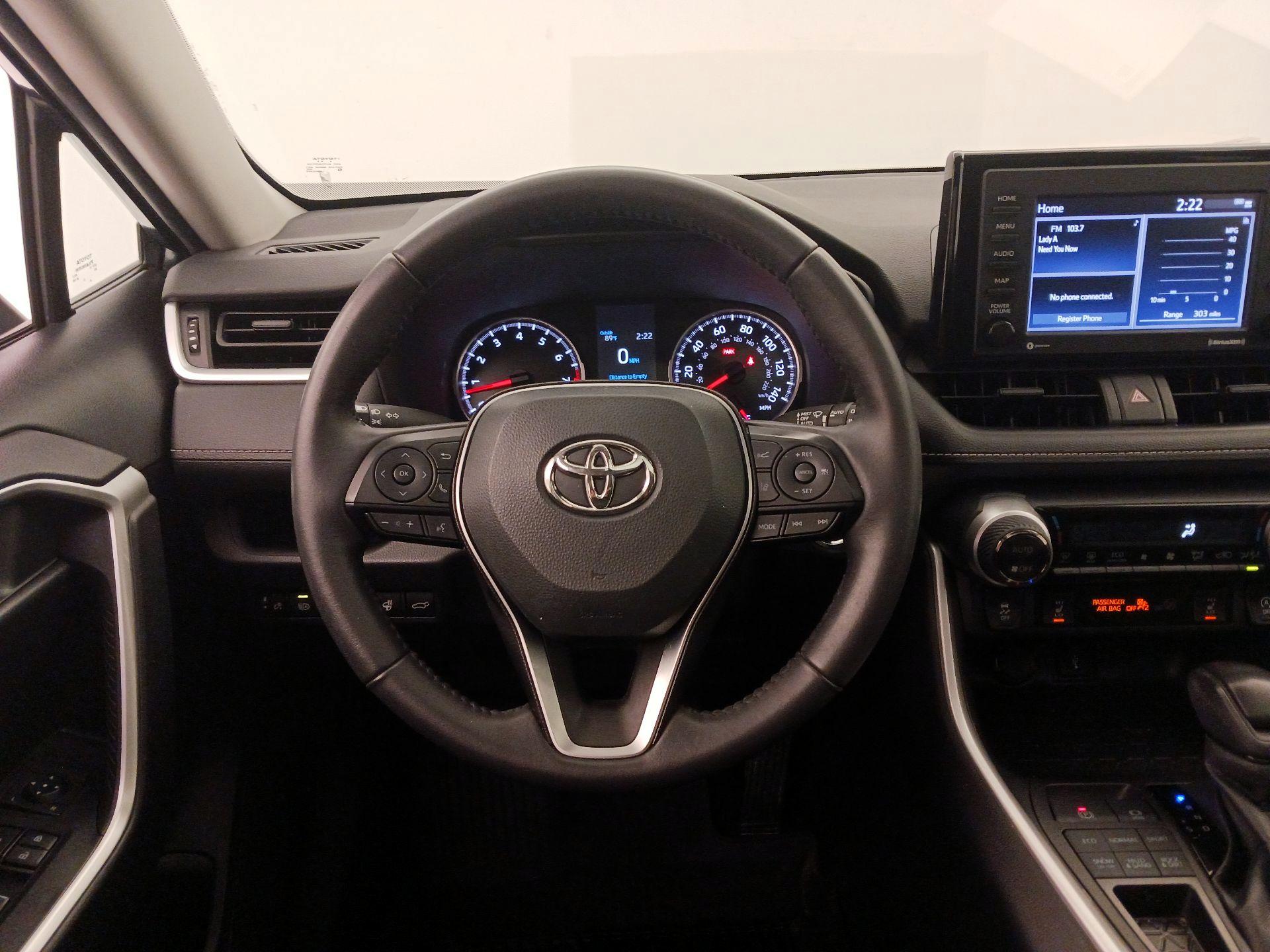 Thumbnail: 2022 Toyota RAV4 - 10