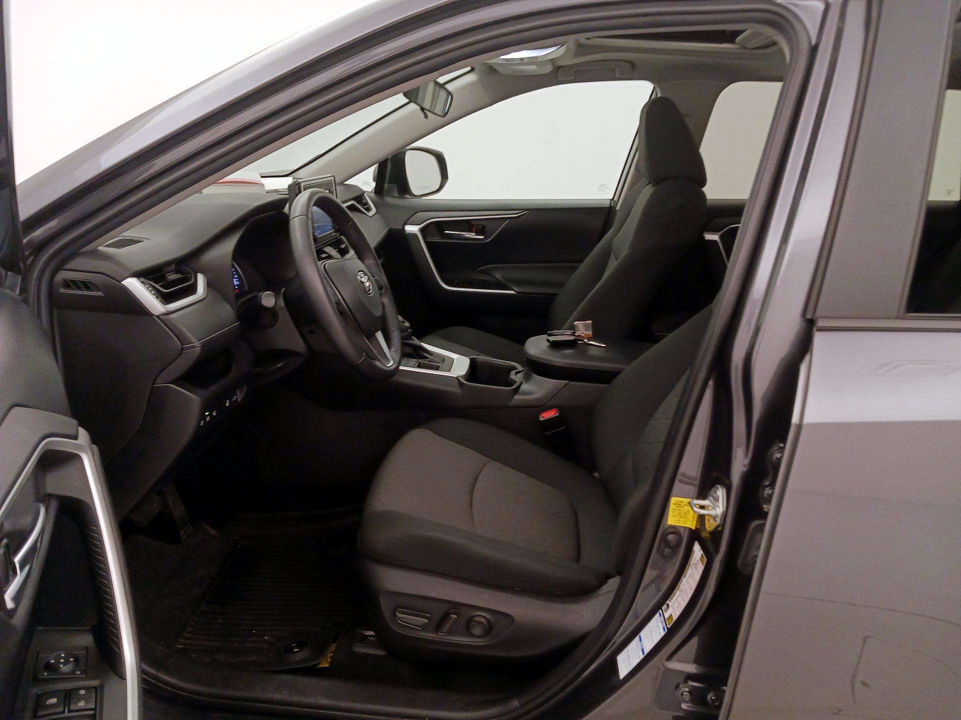 Thumbnail: 2022 Toyota RAV4 - 11