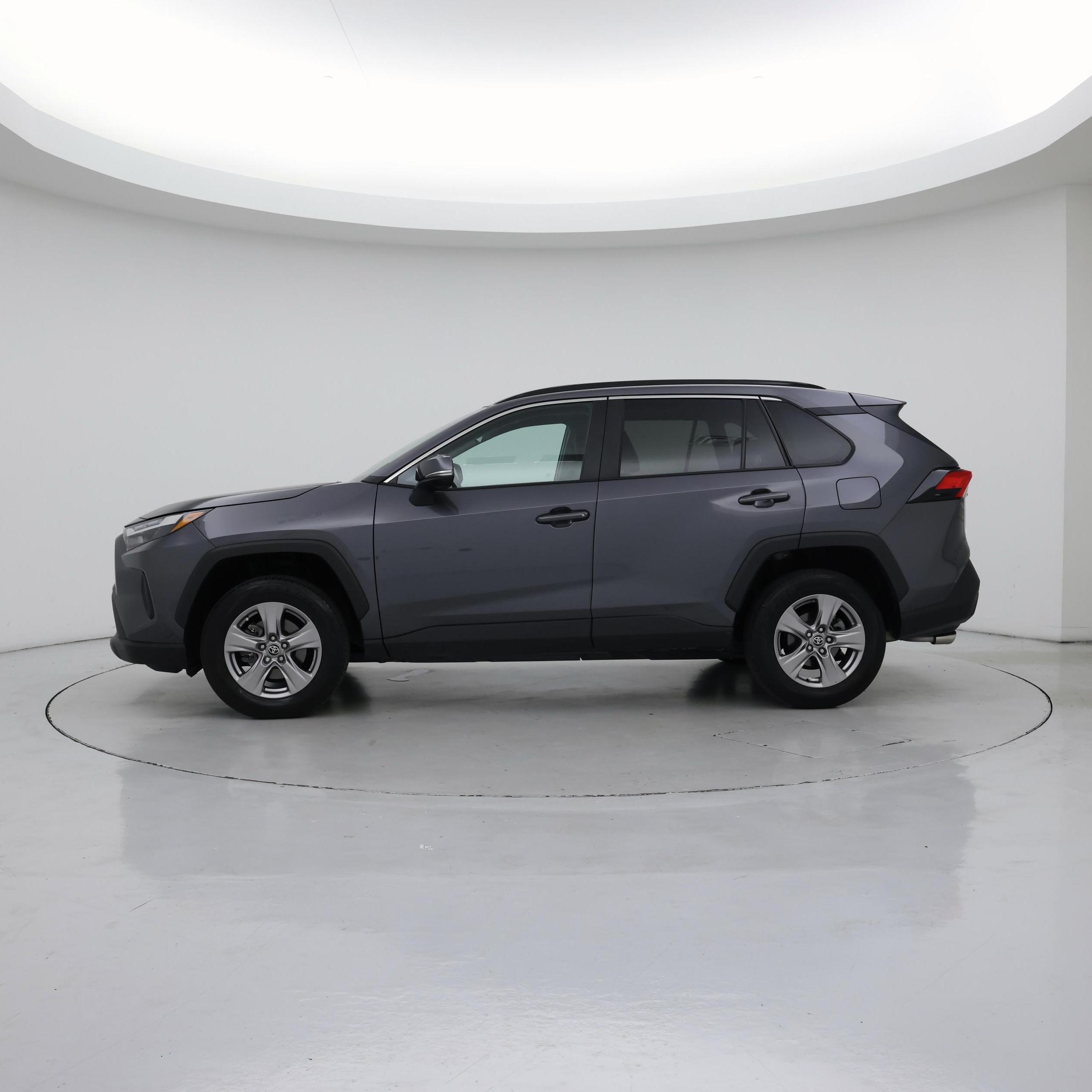 Thumbnail: 2022 Toyota RAV4 - 3
