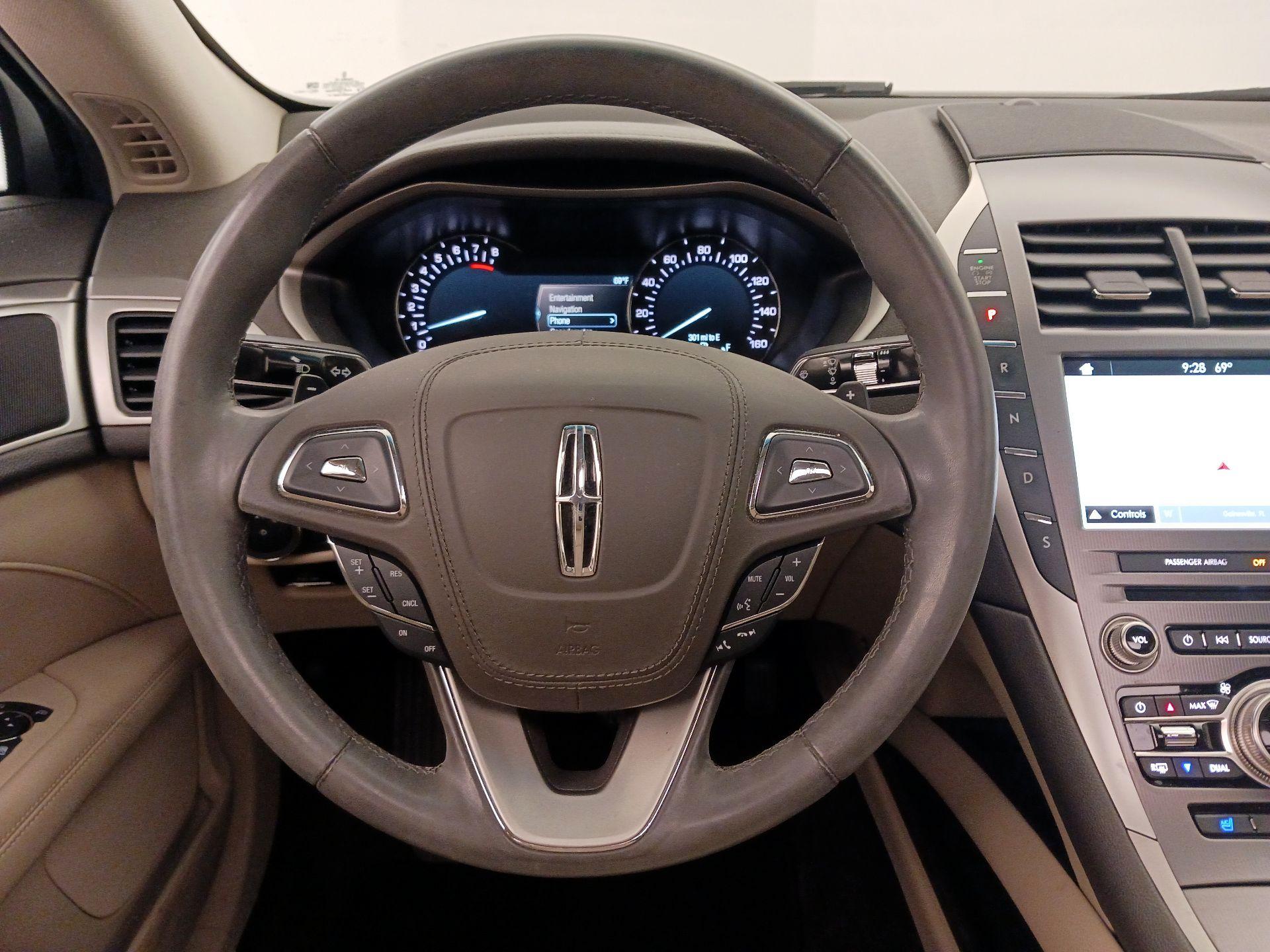 Thumbnail: 2017 Lincoln MKZ - 10