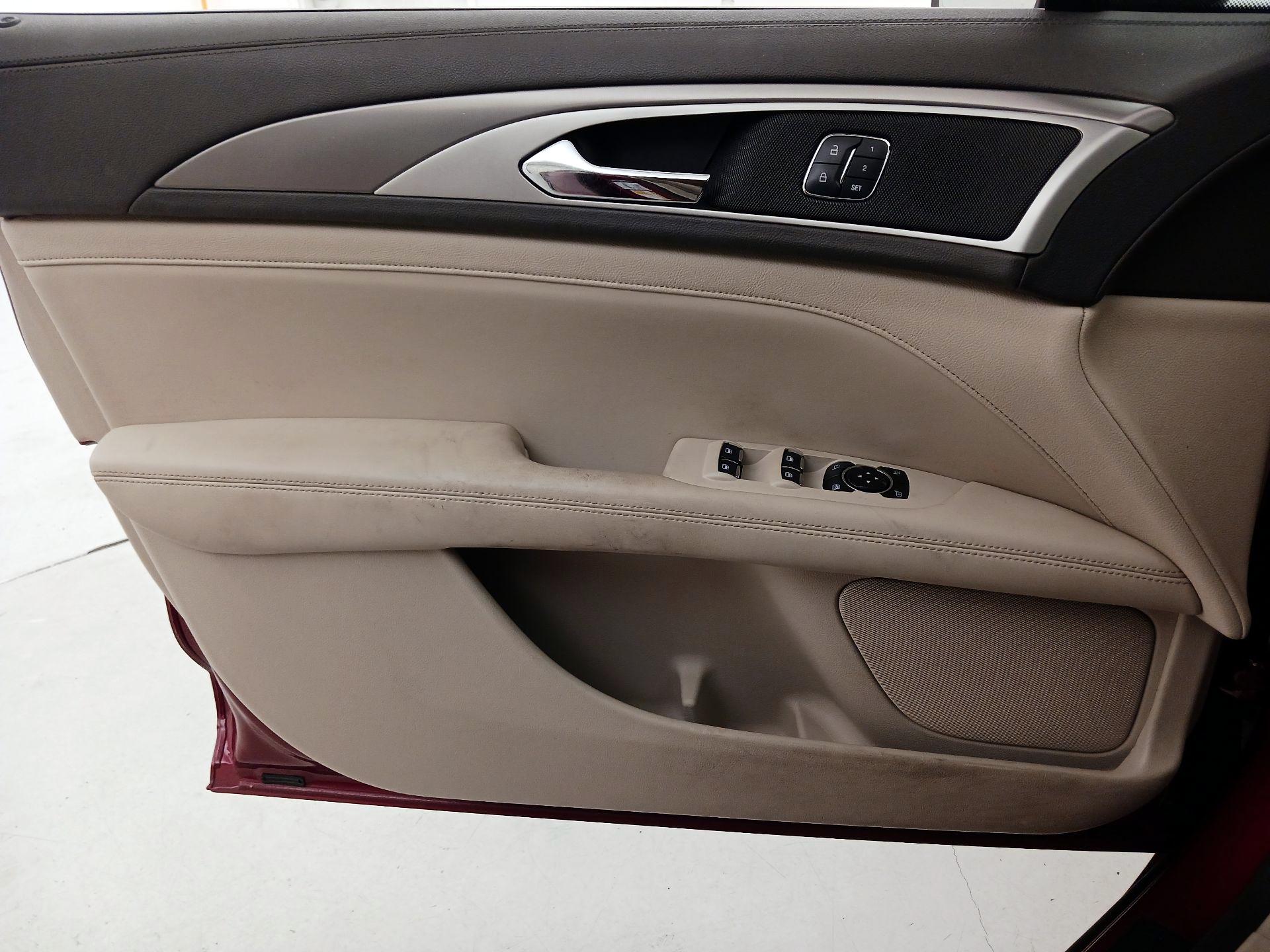 Thumbnail: 2017 Lincoln MKZ - 12