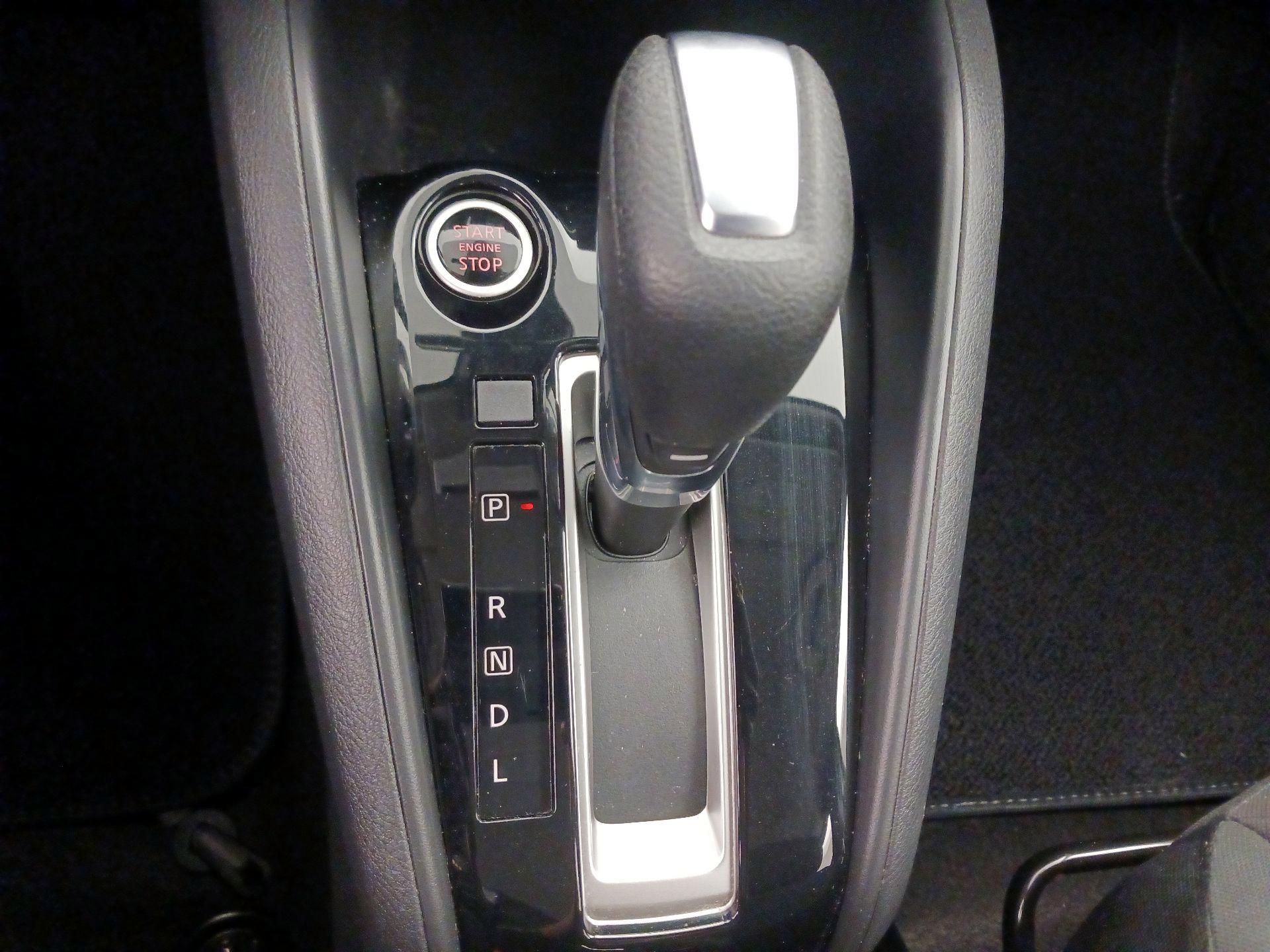 Thumbnail: 2020 Nissan Kicks - 17