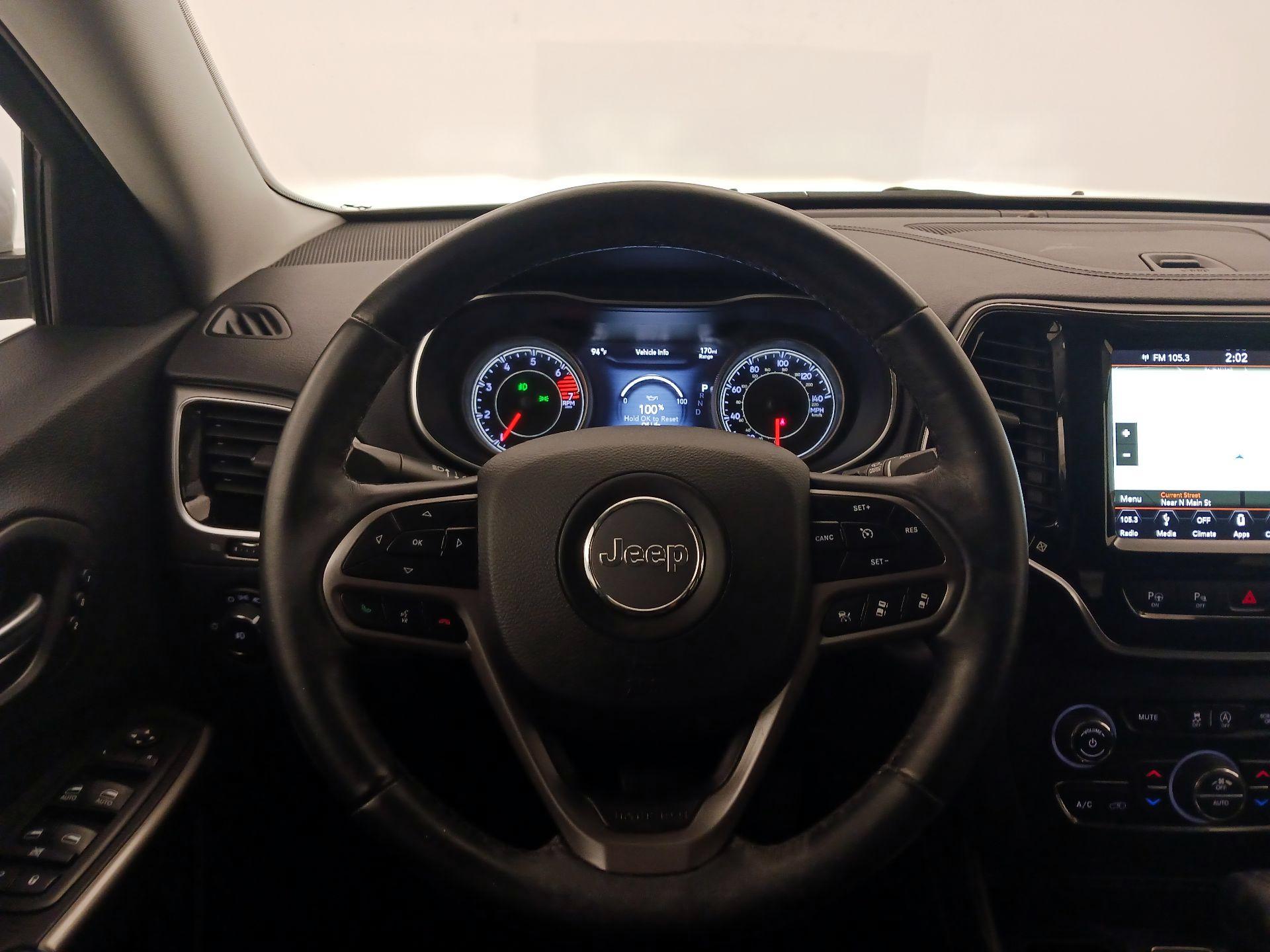 Thumbnail: 2019 Jeep Cherokee - 10