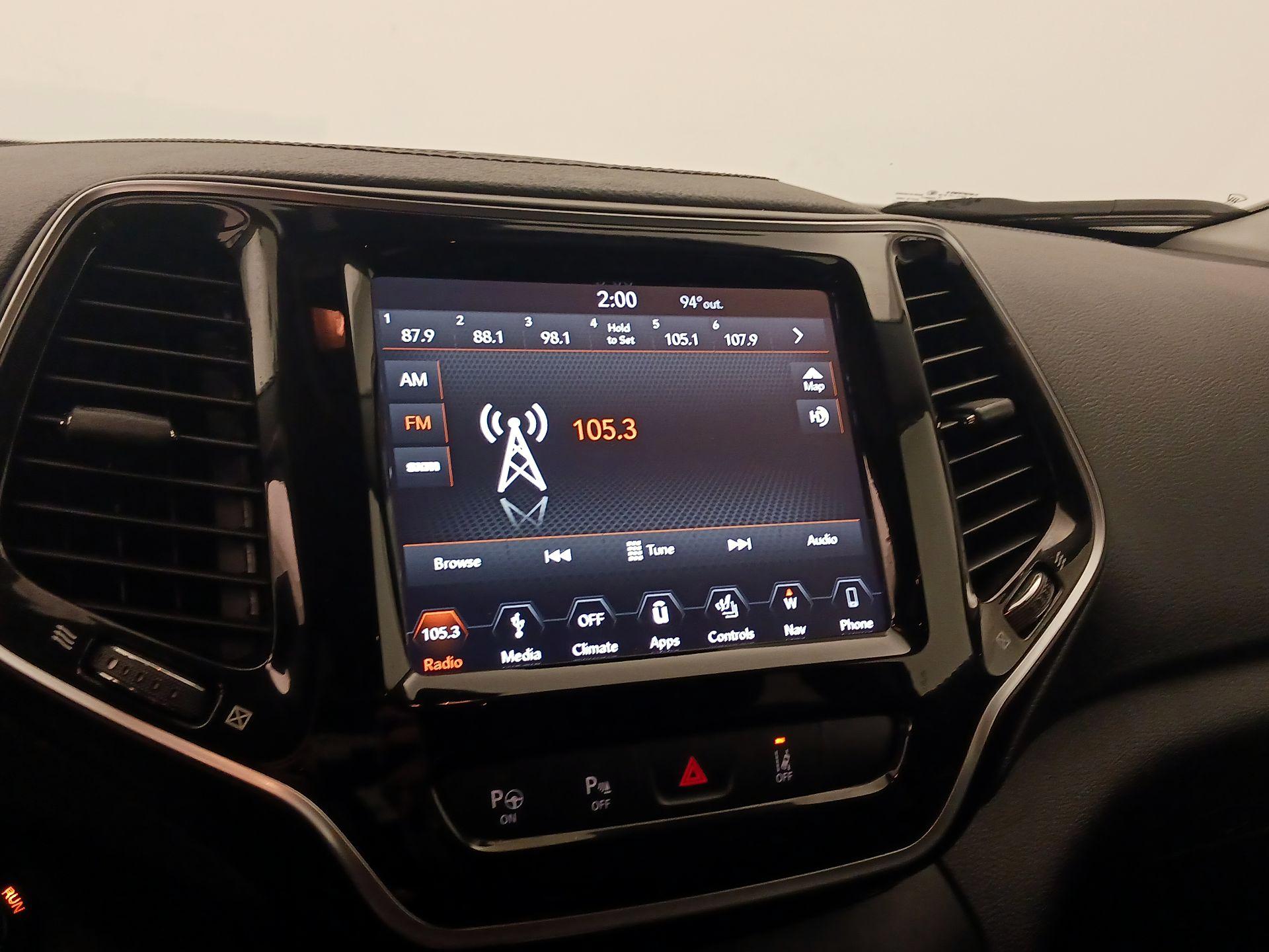 Thumbnail: 2019 Jeep Cherokee - 16