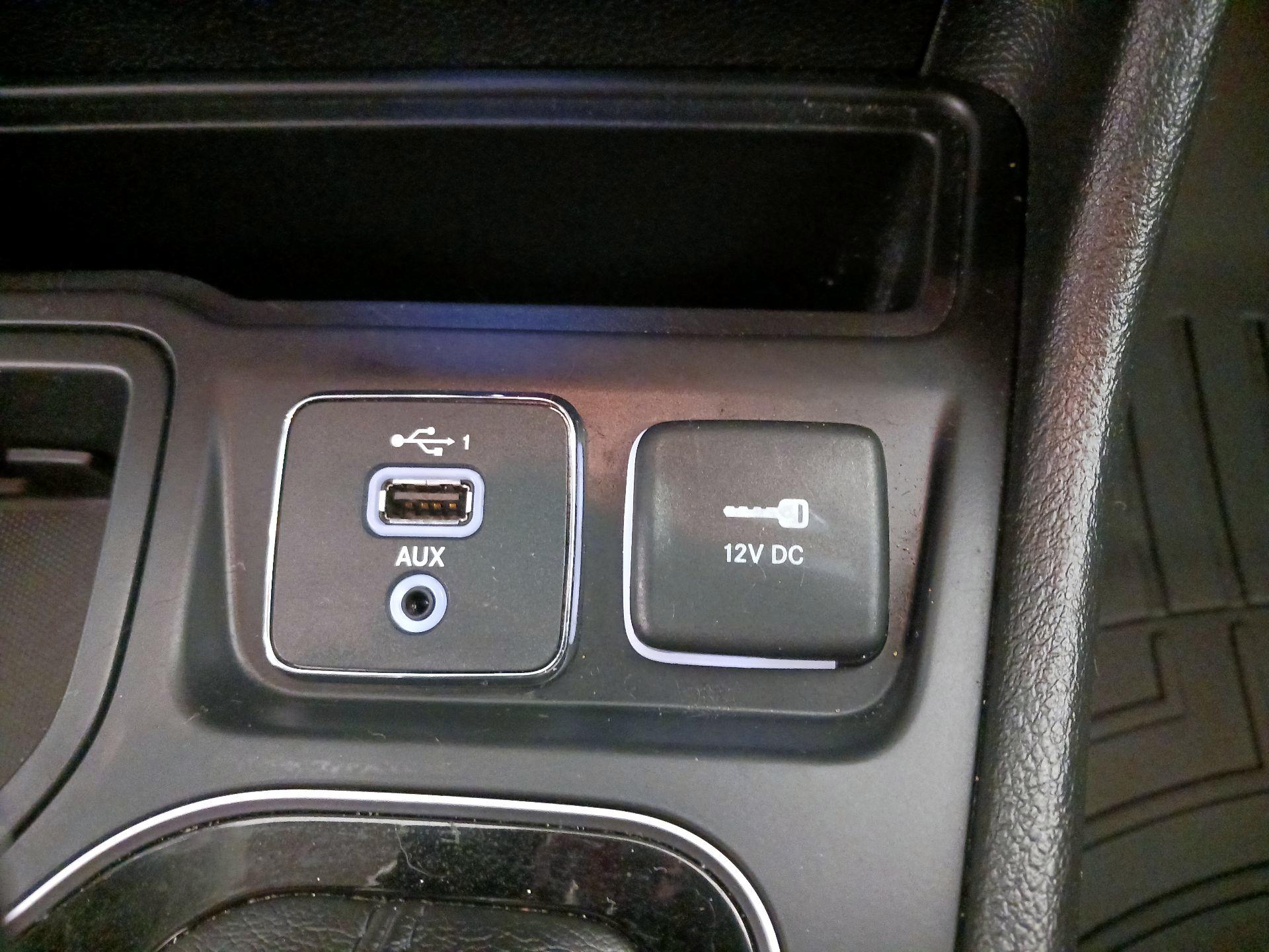 Thumbnail: 2019 Jeep Cherokee - 19