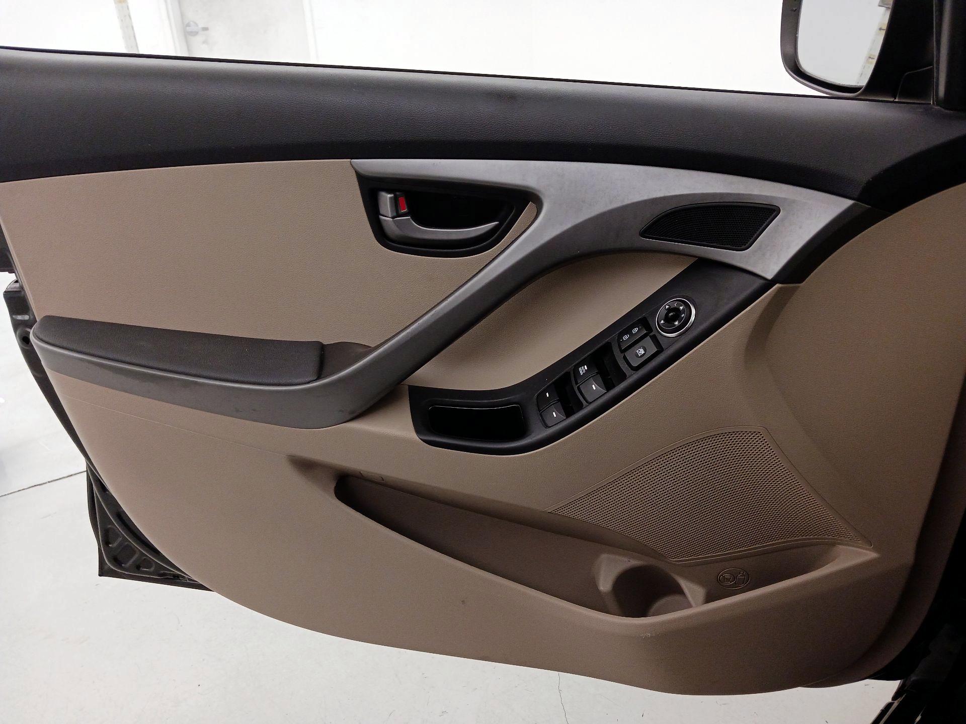 Thumbnail: 2016 Hyundai Elantra - 12