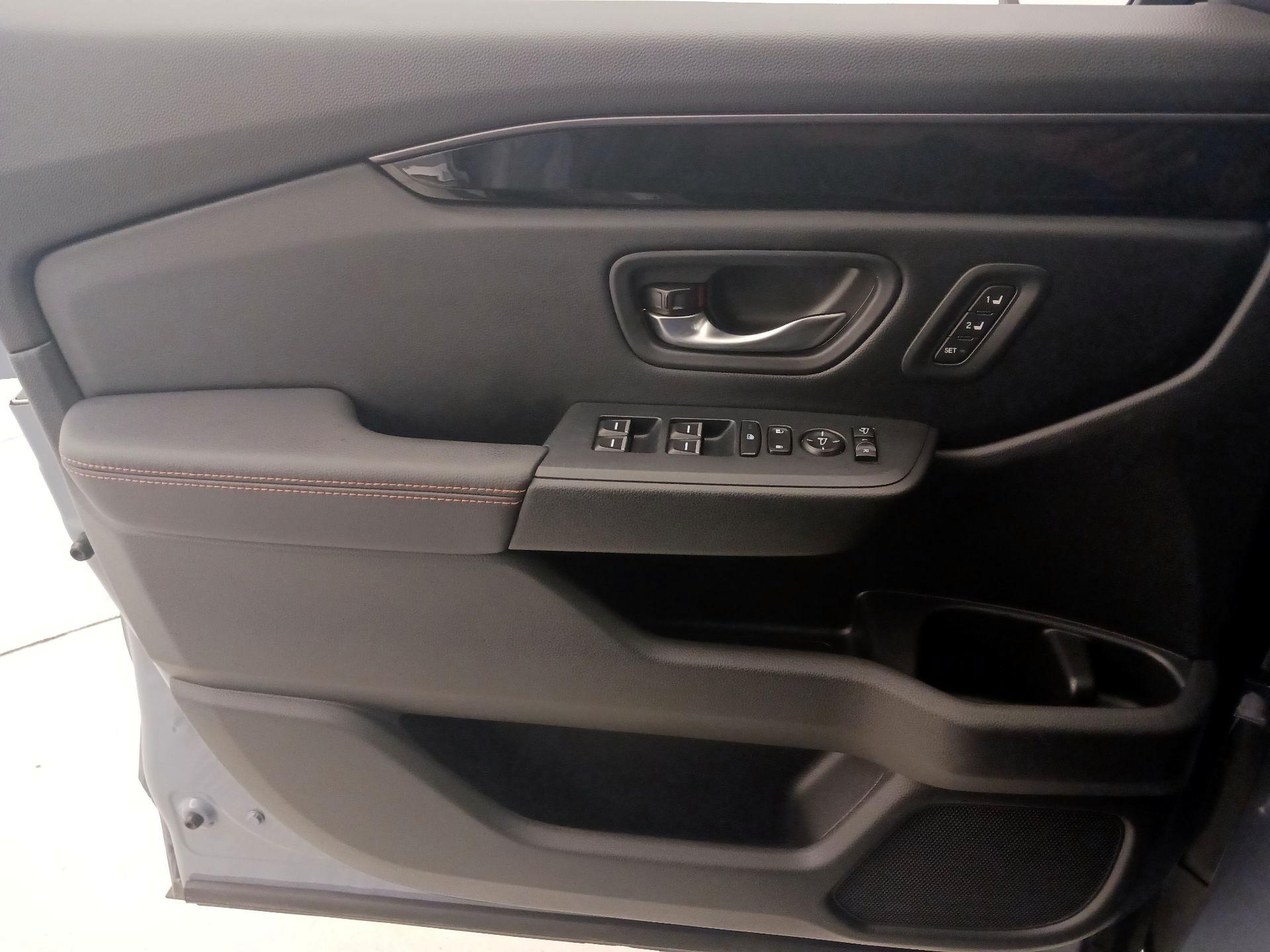 Thumbnail: 2021 Honda Pilot - 10