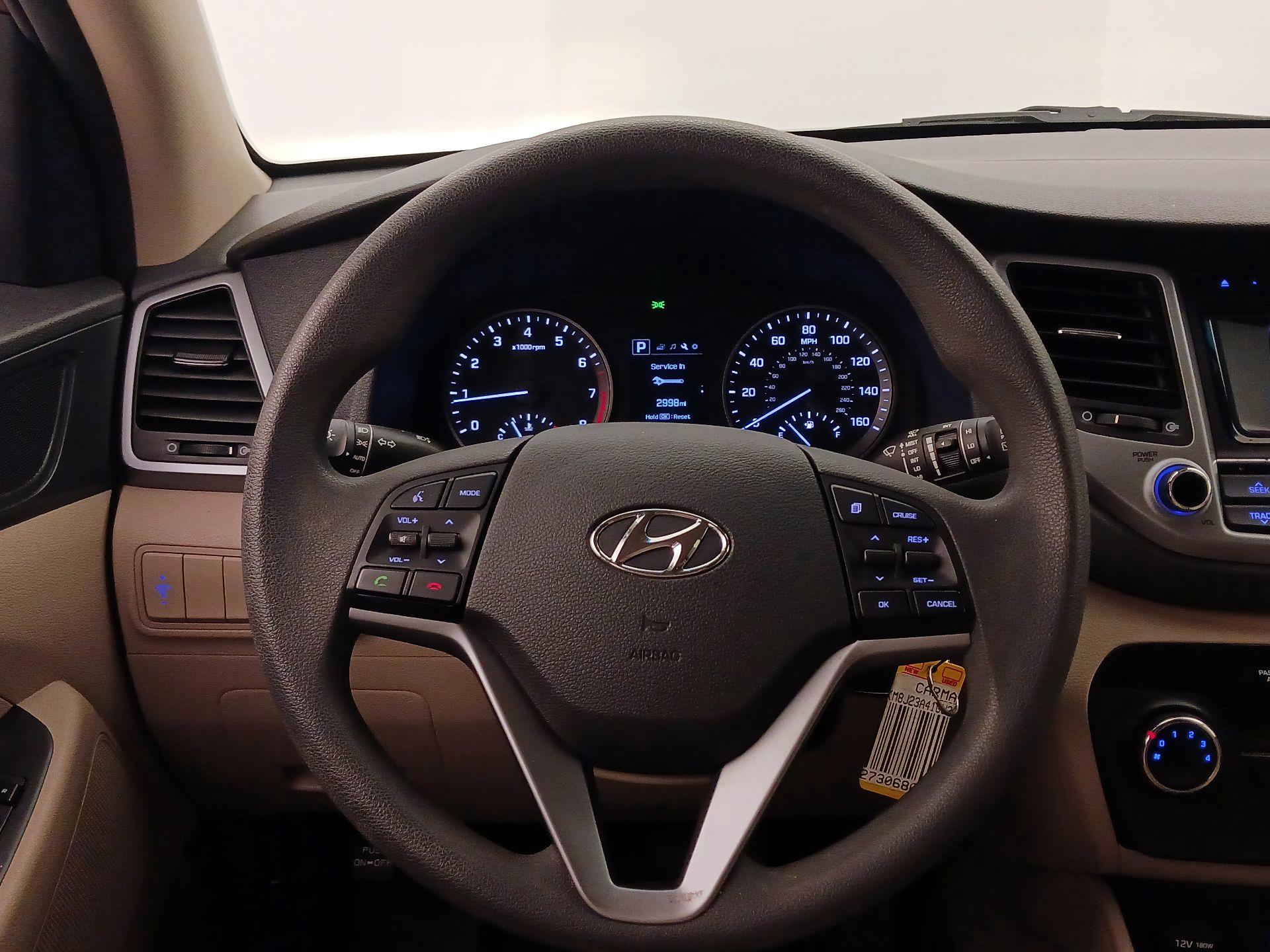 Thumbnail: 2016 Hyundai Tucson - 10
