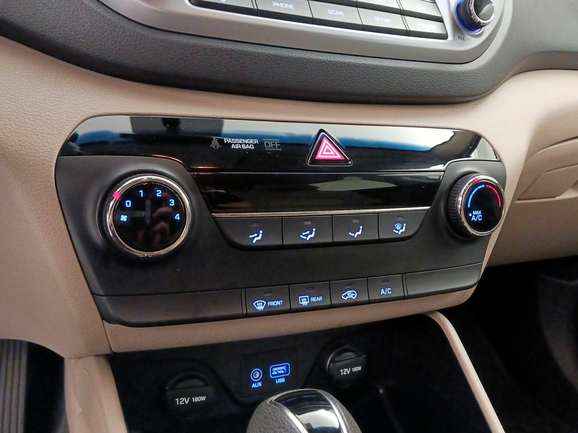 Thumbnail: 2016 Hyundai Tucson - 16