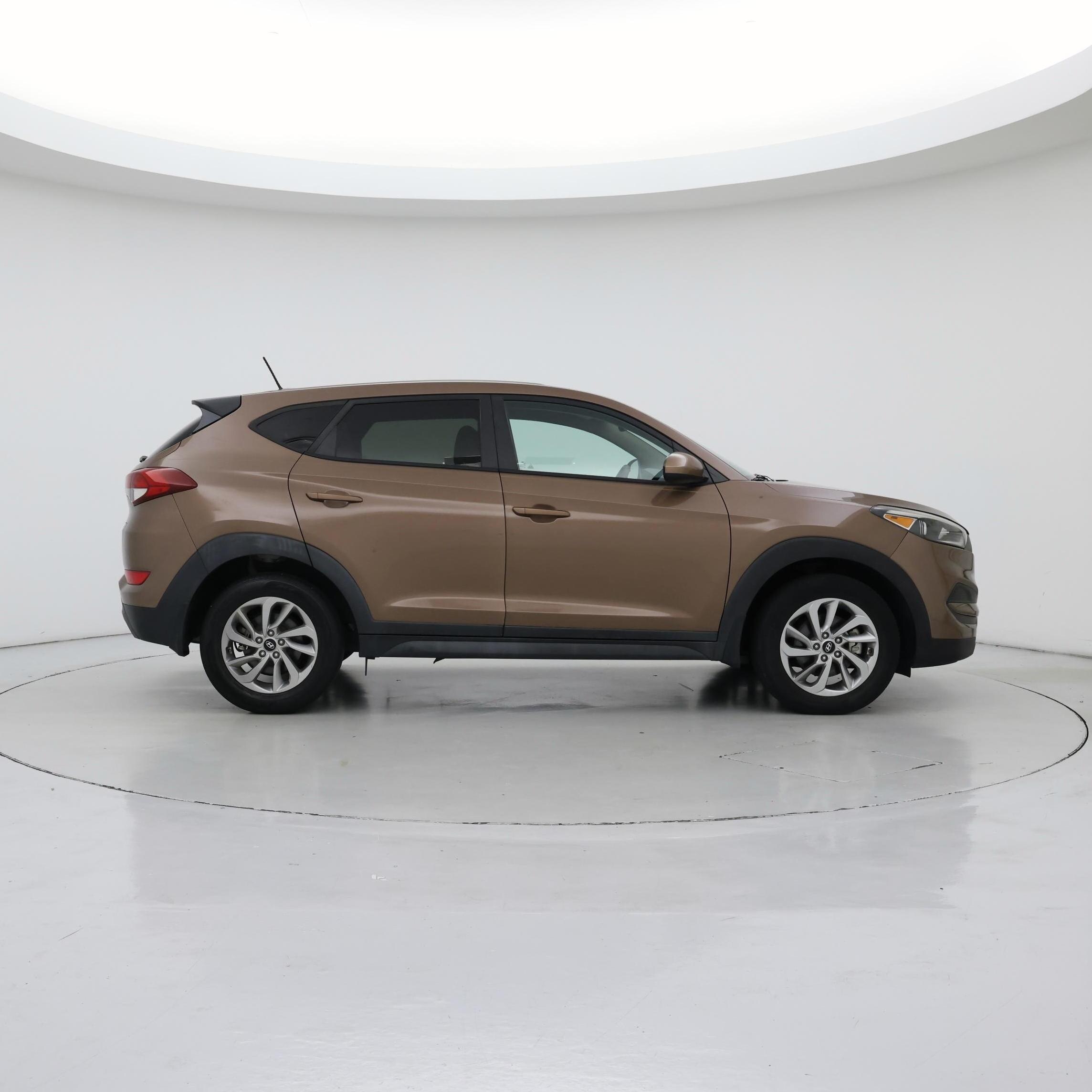 Thumbnail: 2016 Hyundai Tucson - 7