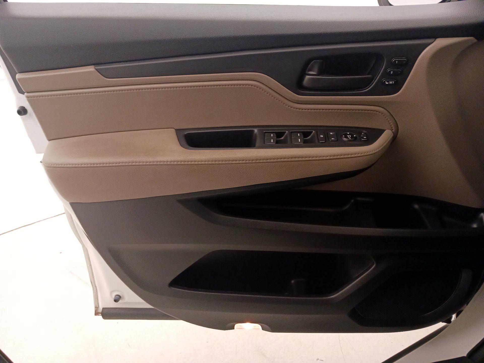 Thumbnail: 2020 Honda Odyssey - 12