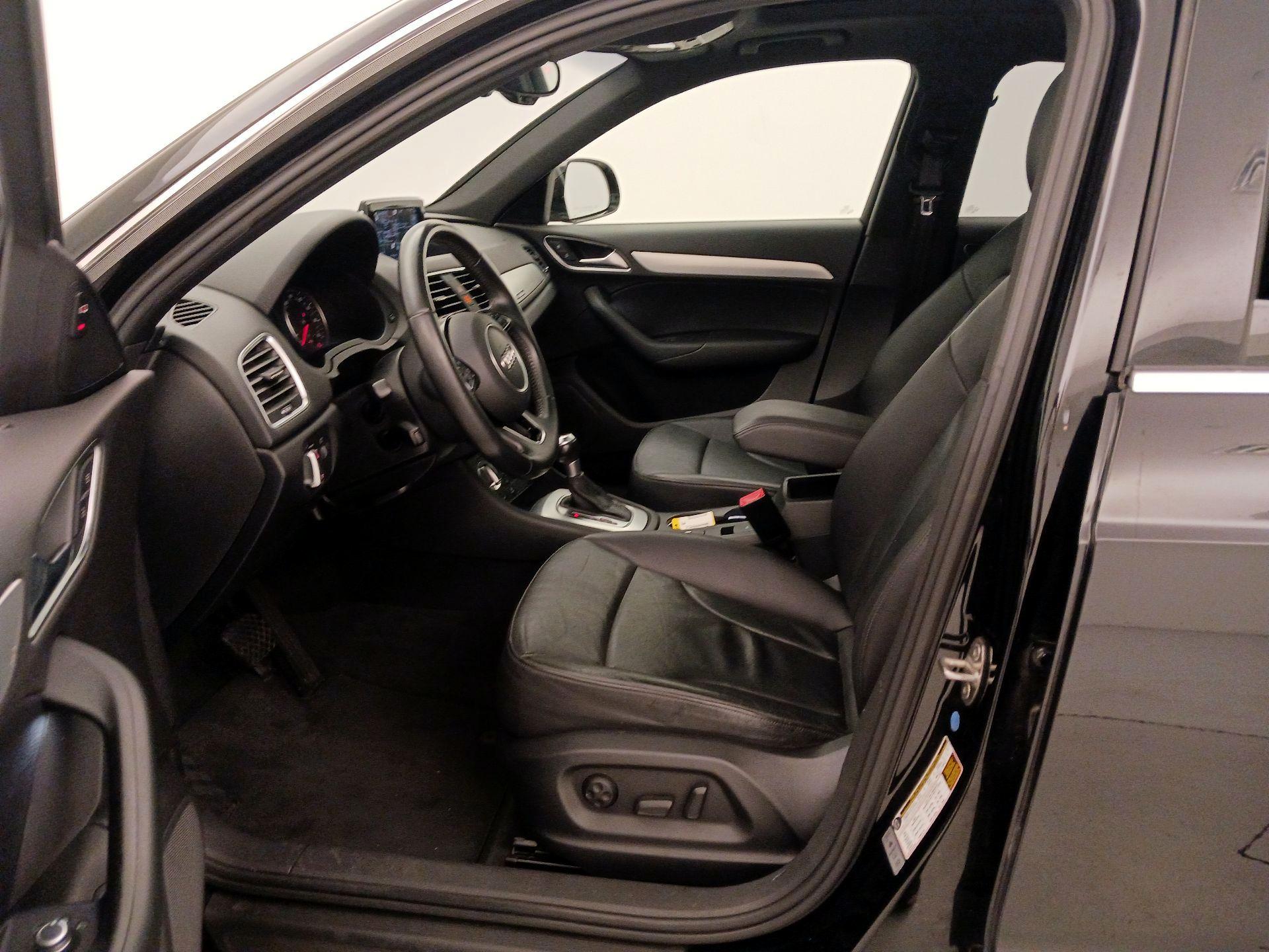 Thumbnail: 2015 Audi Q3 - 11
