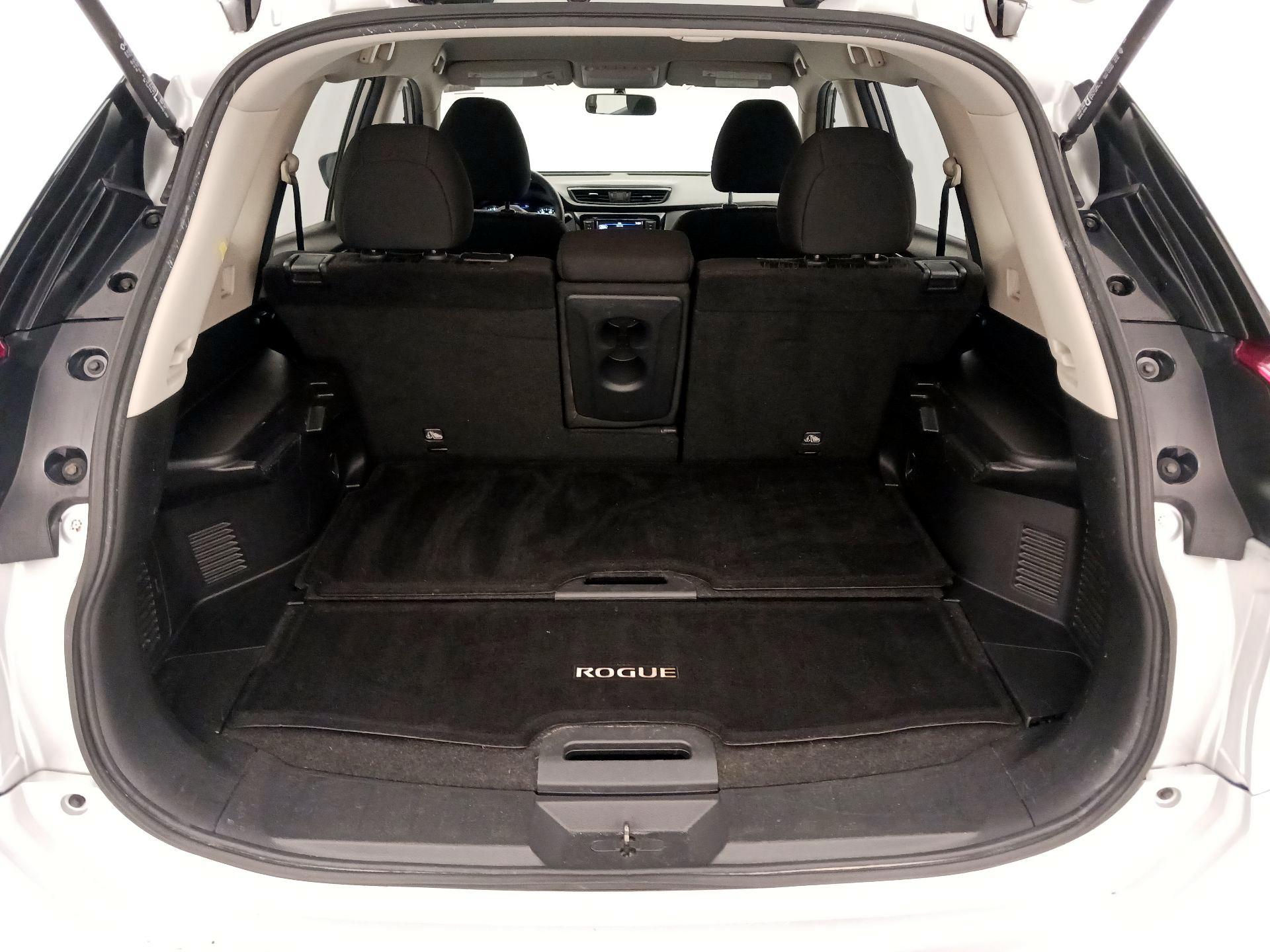 Thumbnail: 2018 Nissan Rogue - 18