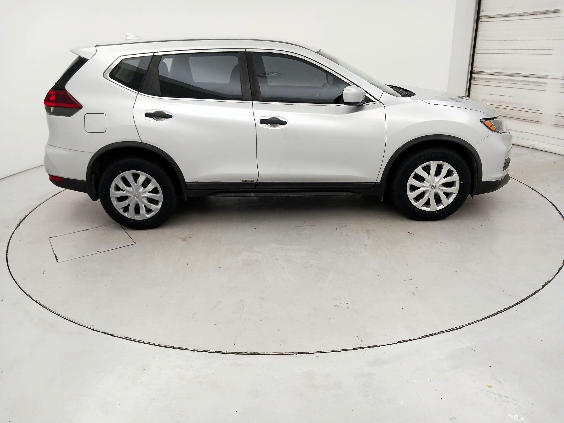 Thumbnail: 2018 Nissan Rogue - 4