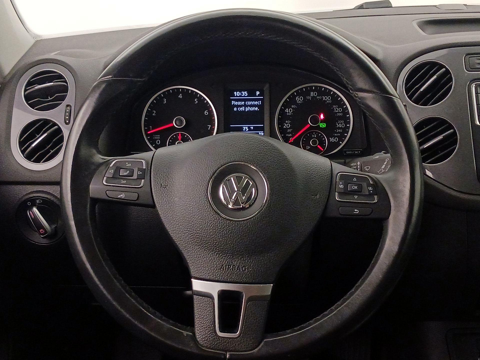Thumbnail: 2017 Volkswagen Tiguan - 10