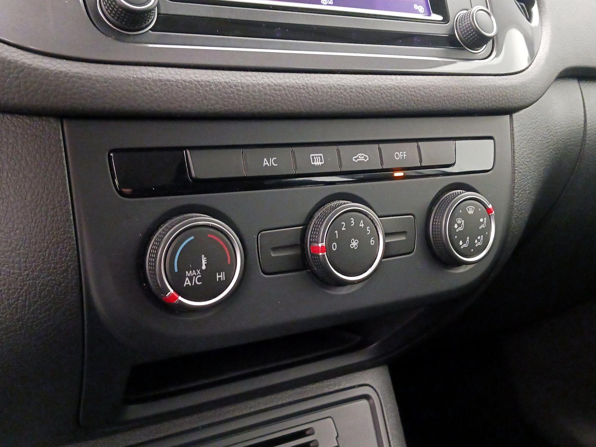 Thumbnail: 2017 Volkswagen Tiguan - 16