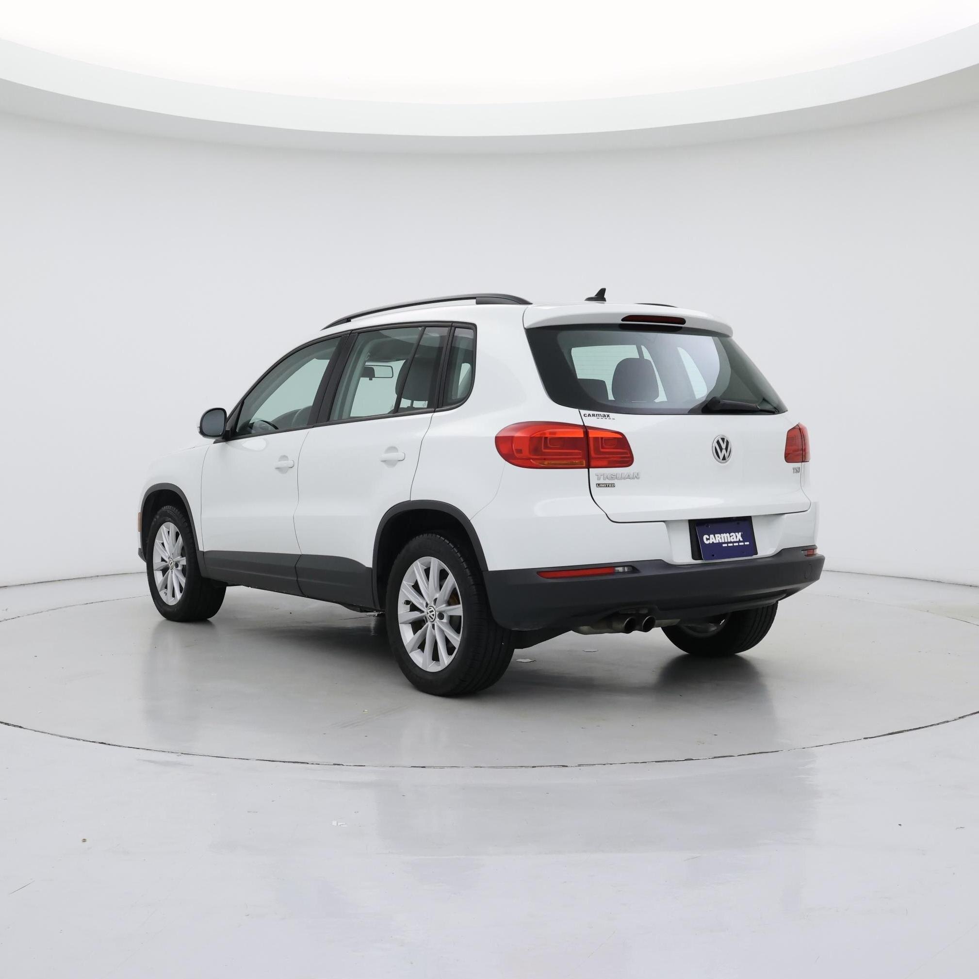 Thumbnail: 2017 Volkswagen Tiguan - 2