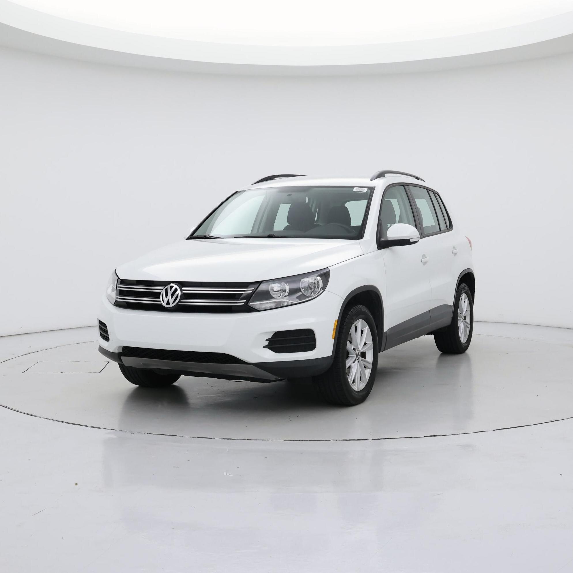 Thumbnail: 2017 Volkswagen Tiguan - 4