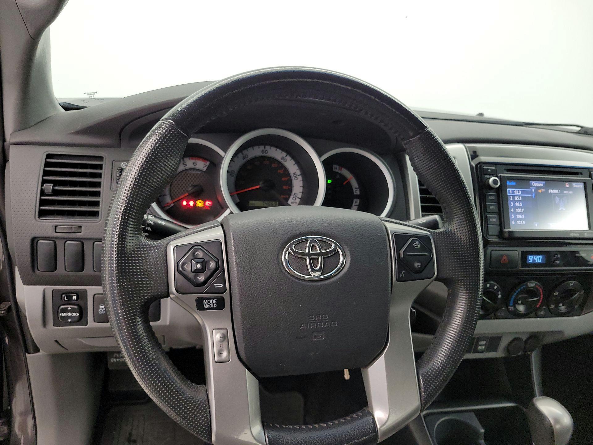 Thumbnail: 2014 Toyota Tacoma - 10