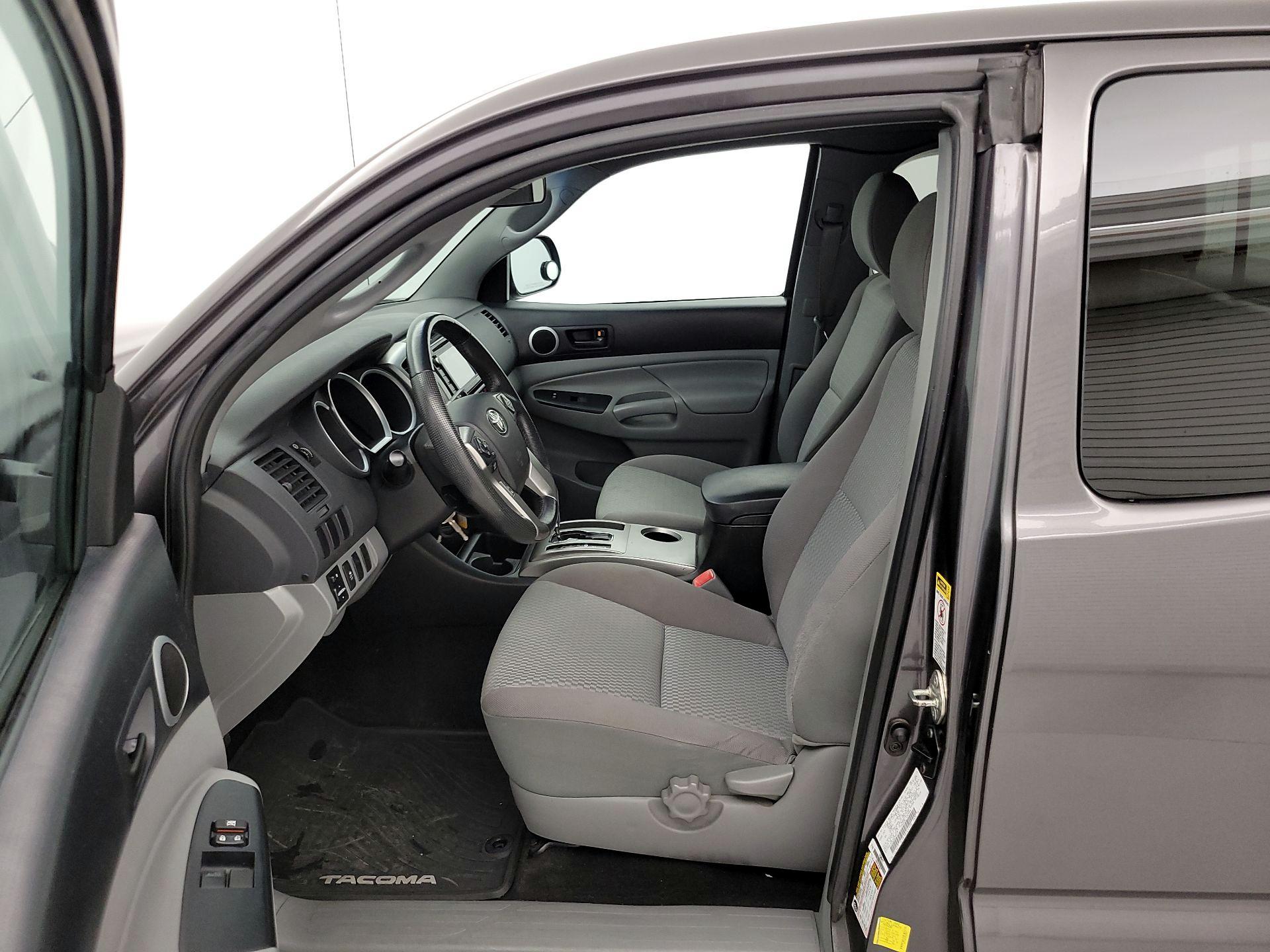 Thumbnail: 2014 Toyota Tacoma - 11