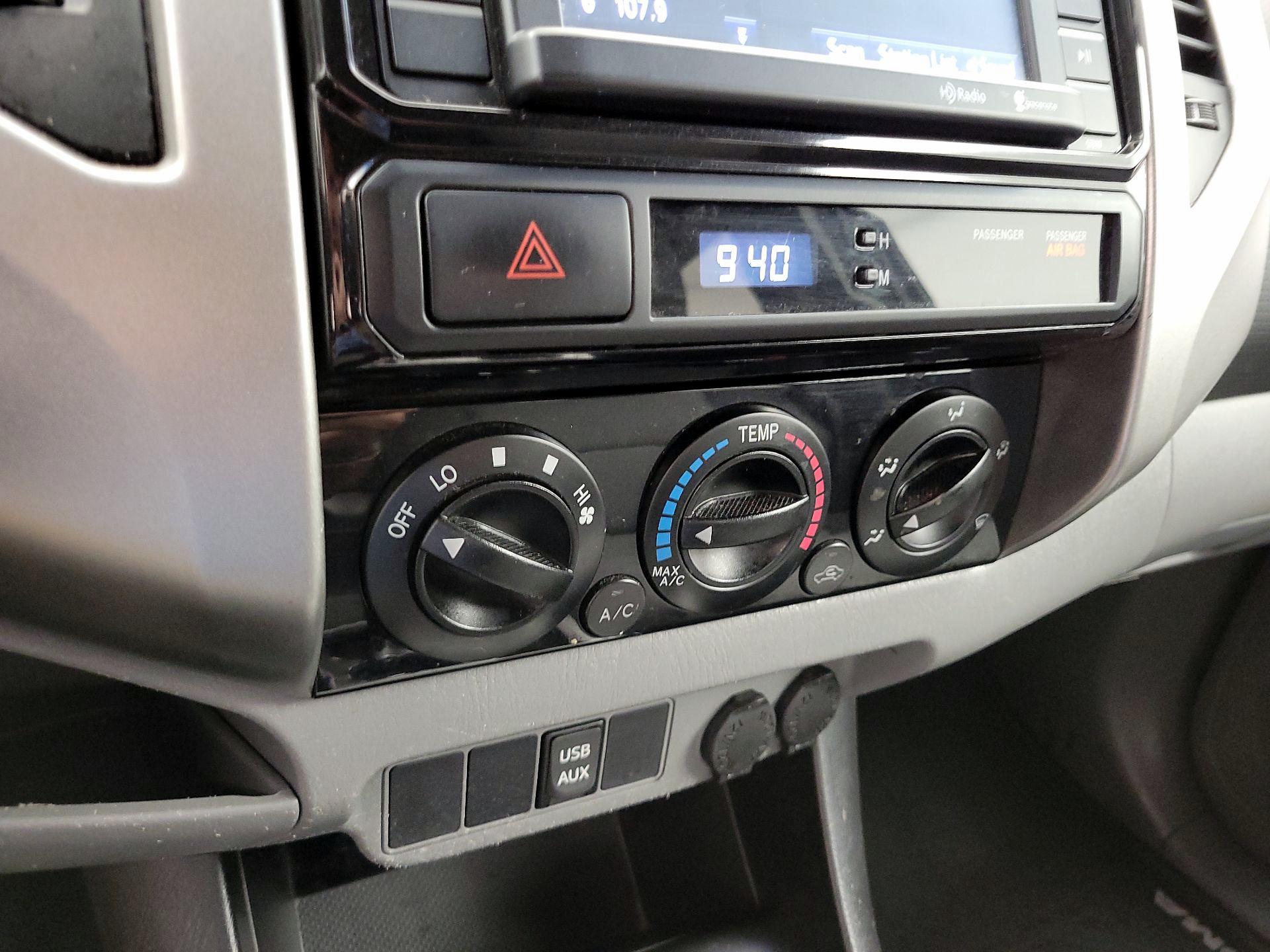 Thumbnail: 2014 Toyota Tacoma - 16