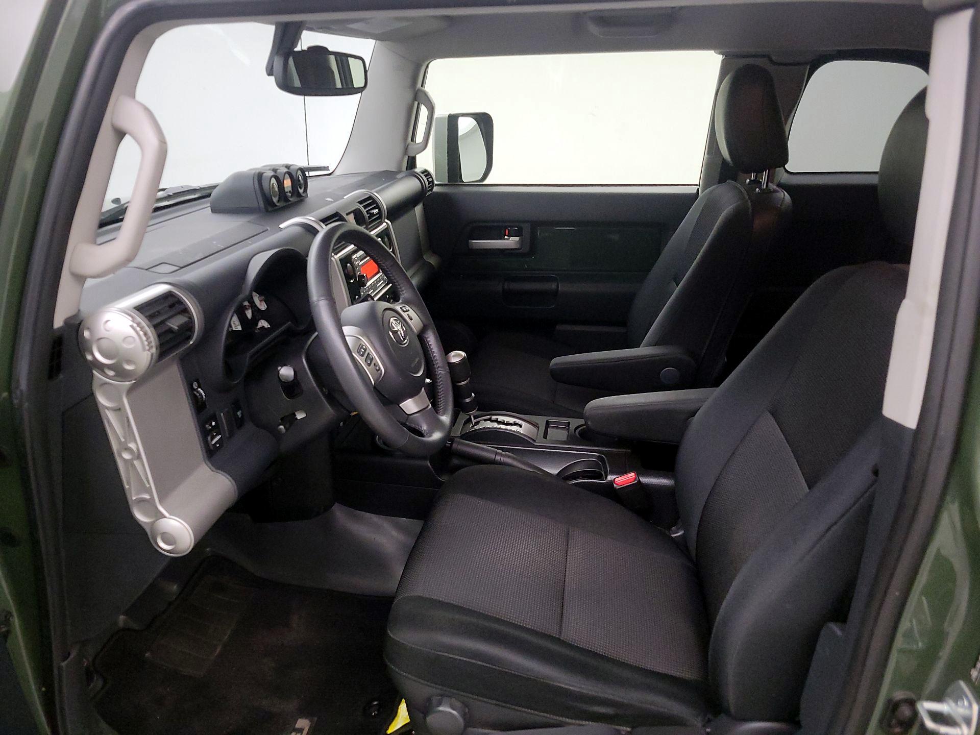 Thumbnail: 2014 Toyota FJ Cruiser - 9