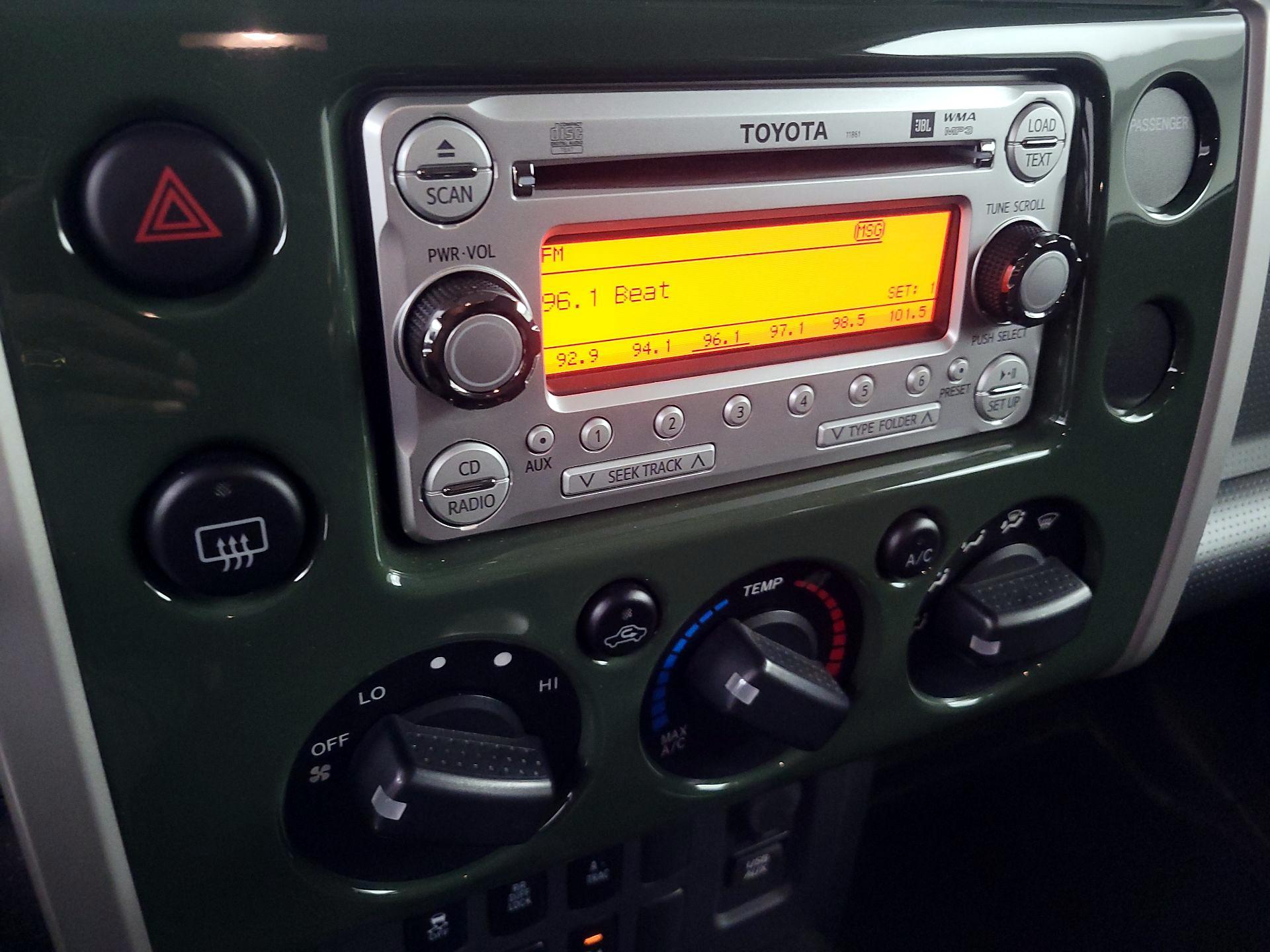 Thumbnail: 2014 Toyota FJ Cruiser - 13