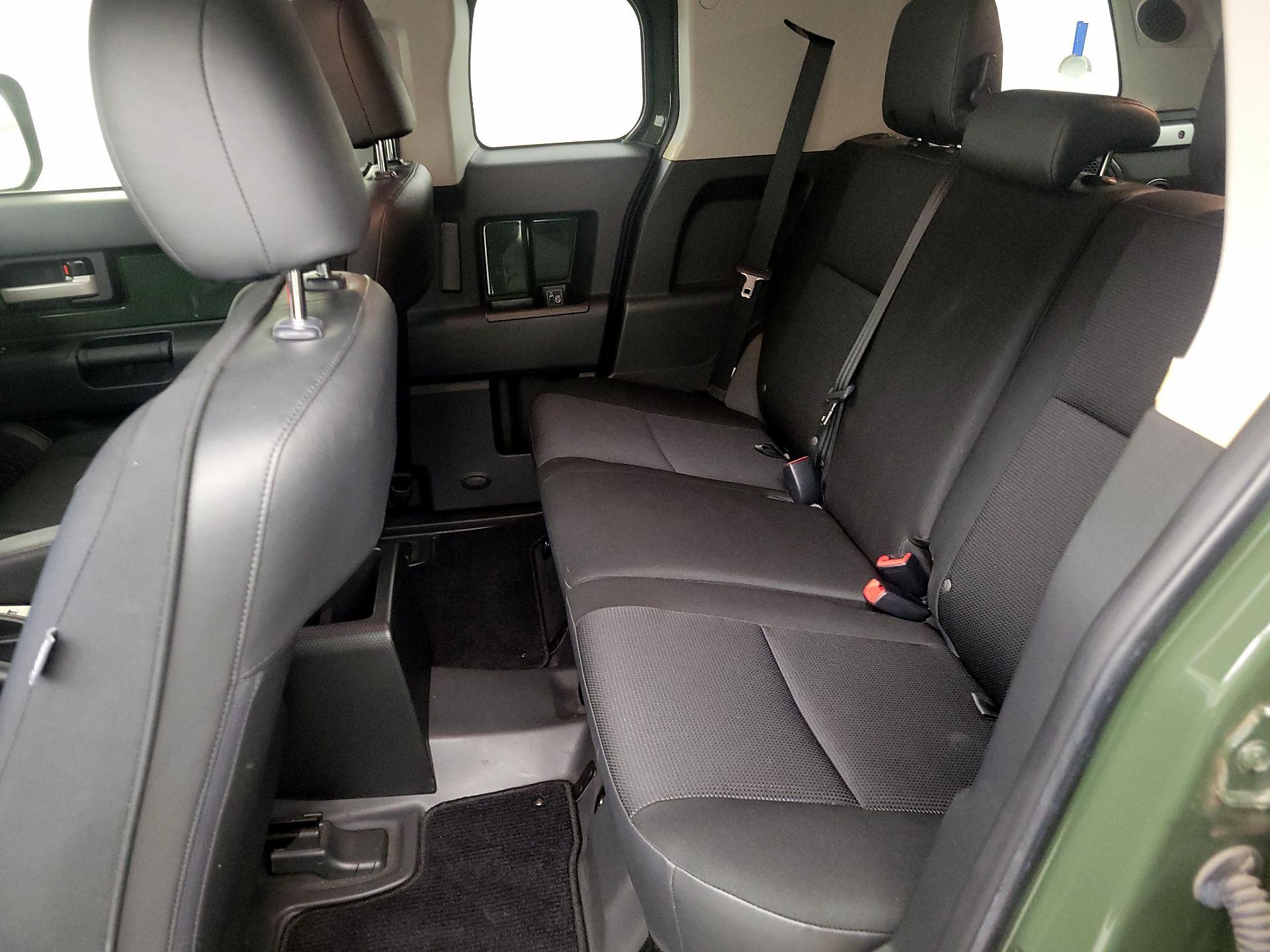 Thumbnail: 2014 Toyota FJ Cruiser - 17