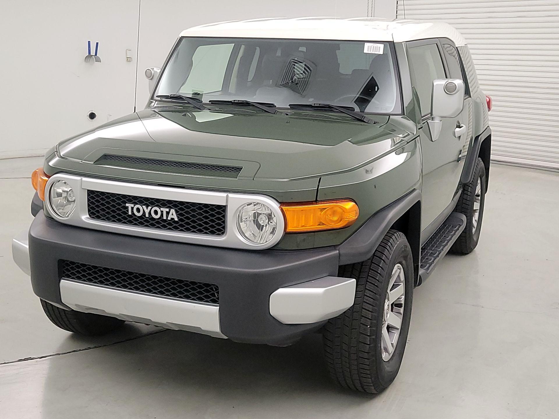 Thumbnail: 2014 Toyota FJ Cruiser - 3