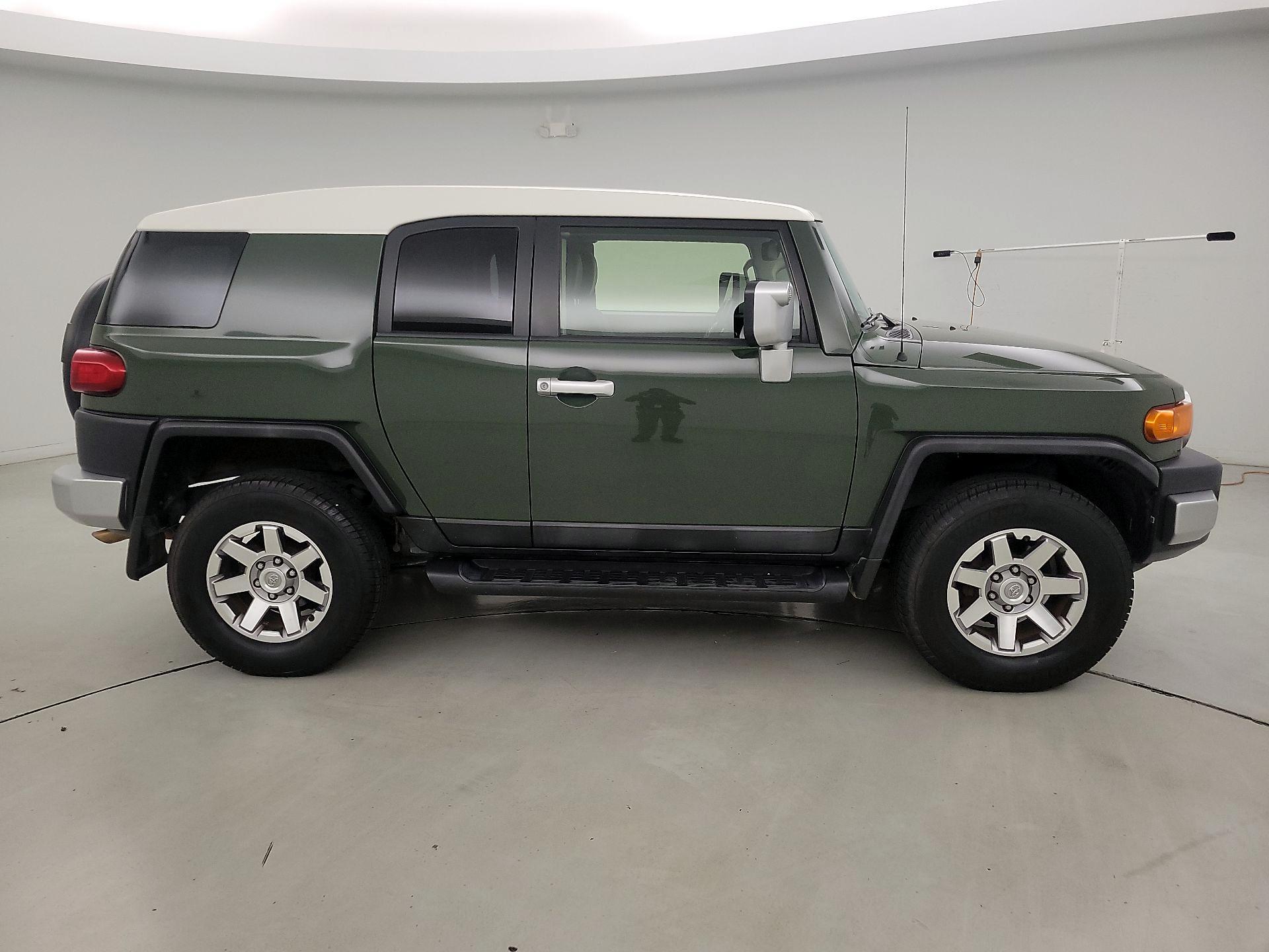 Thumbnail: 2014 Toyota FJ Cruiser - 4