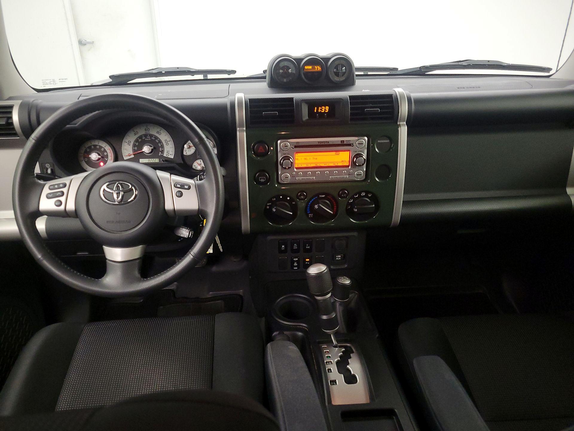 Thumbnail: 2014 Toyota FJ Cruiser - 8